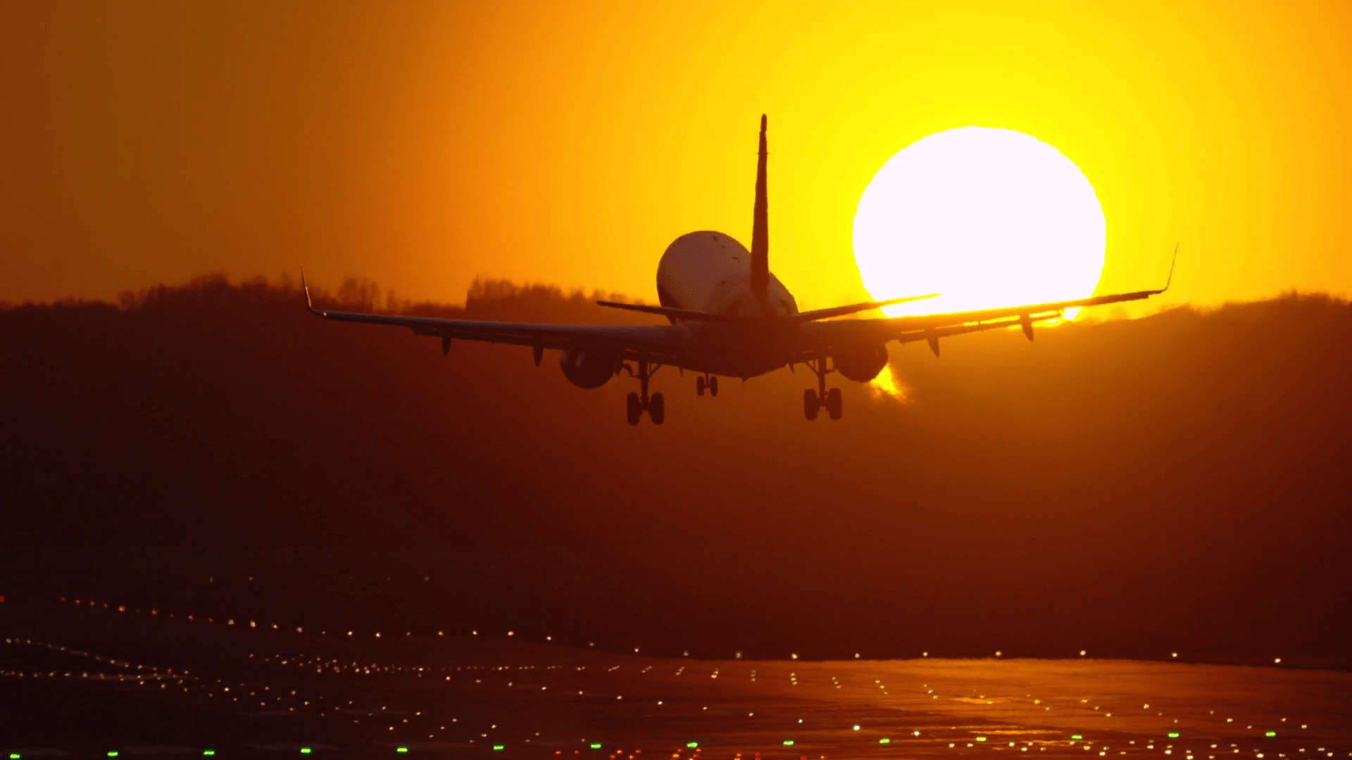 1920x1080 Plane Landing Stock Footage: Royalty