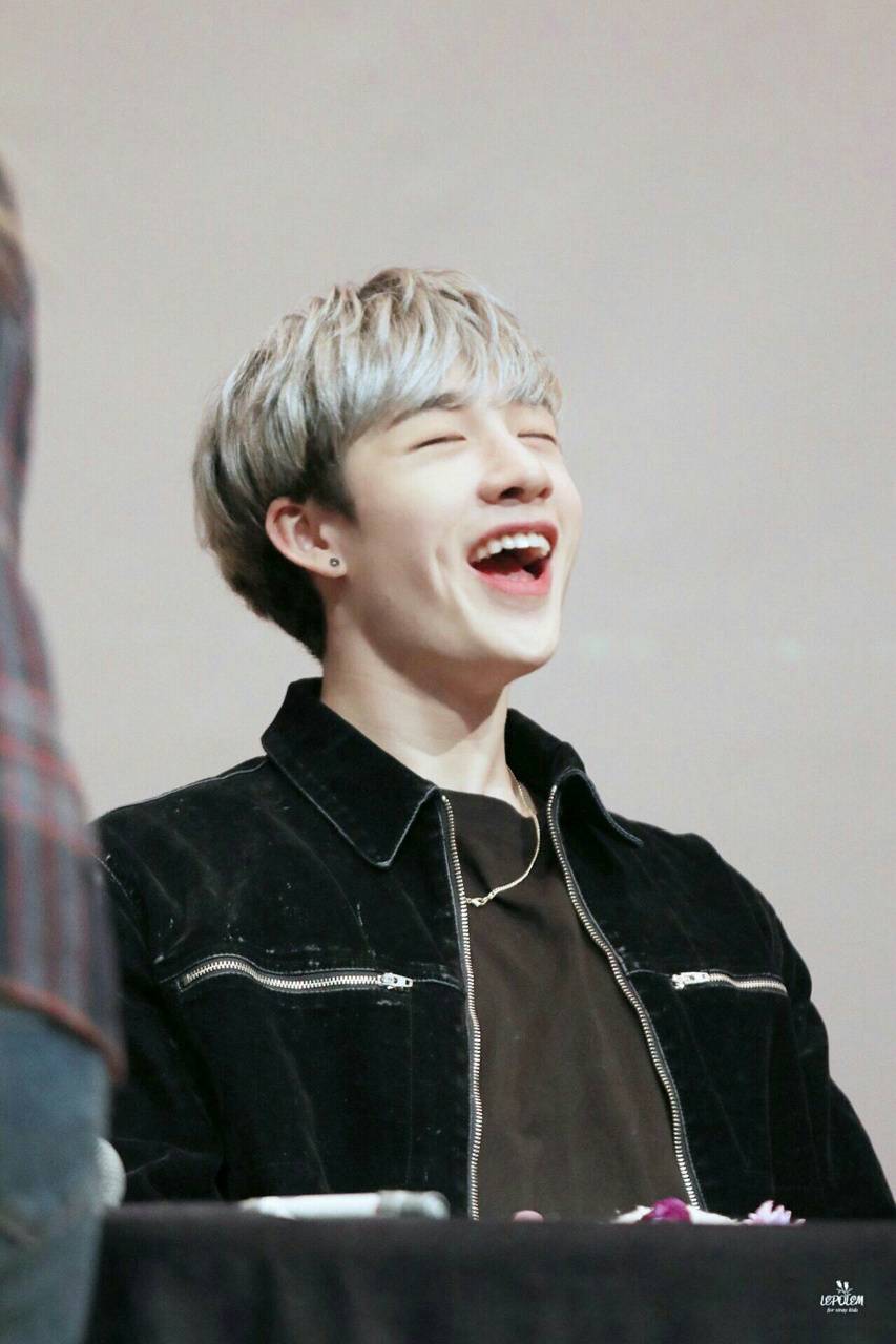 853x1280 Bang chan straykids wallpaper