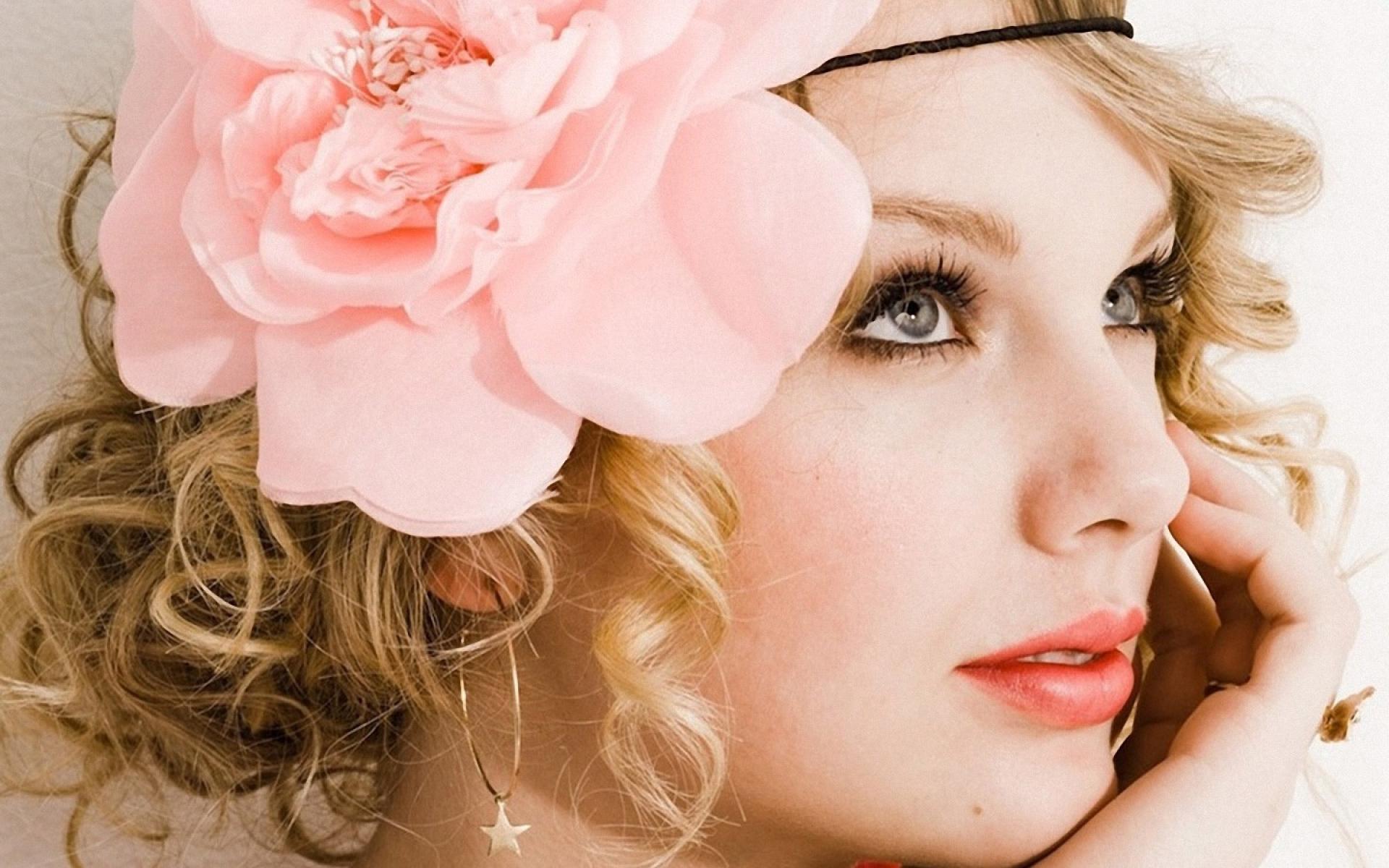 1920x1200 Taylor Swift Portrait Wearing Big Flower in her Hair widescreen