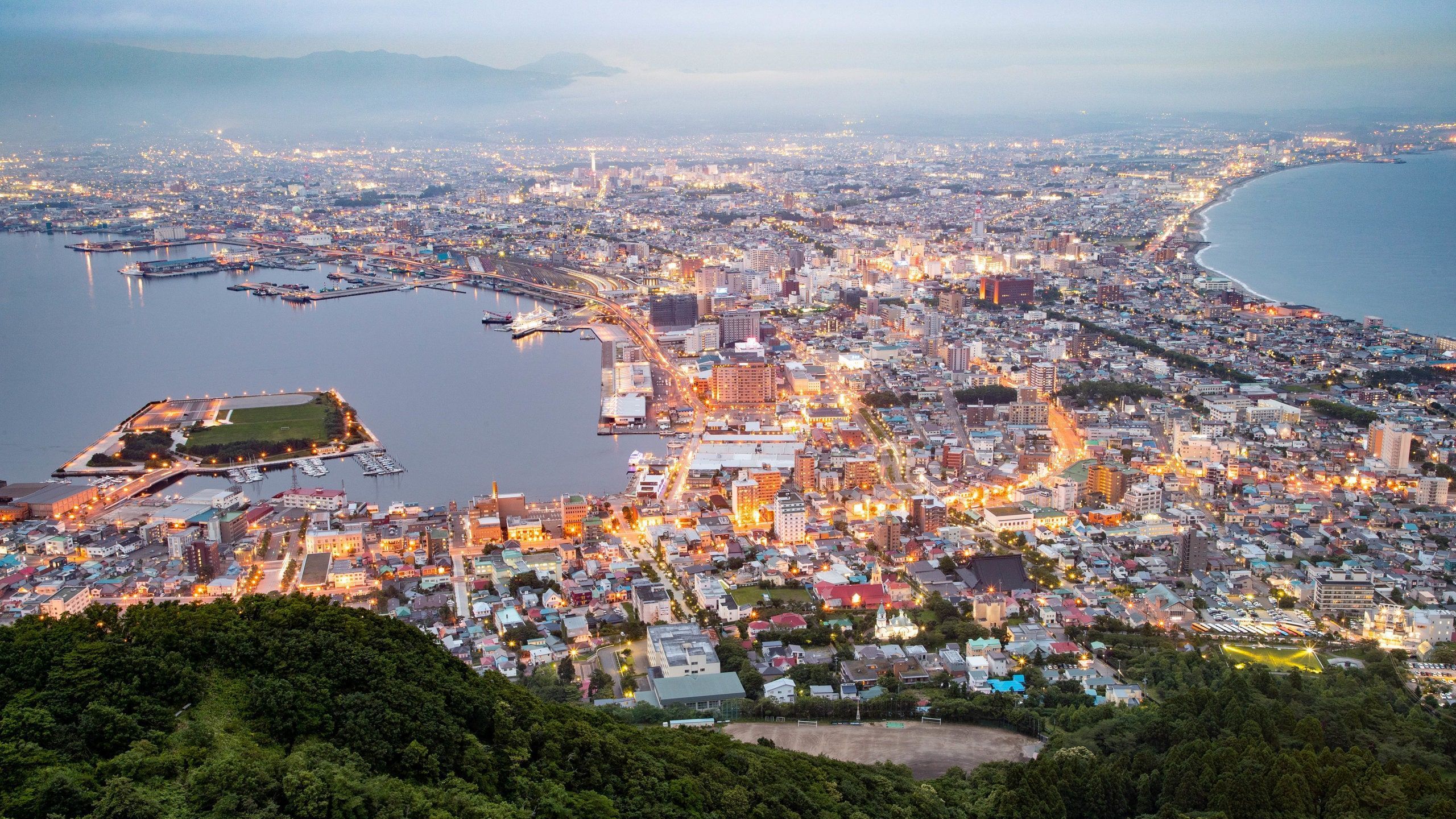 2560x1440 Hakodate Ropeway Tours