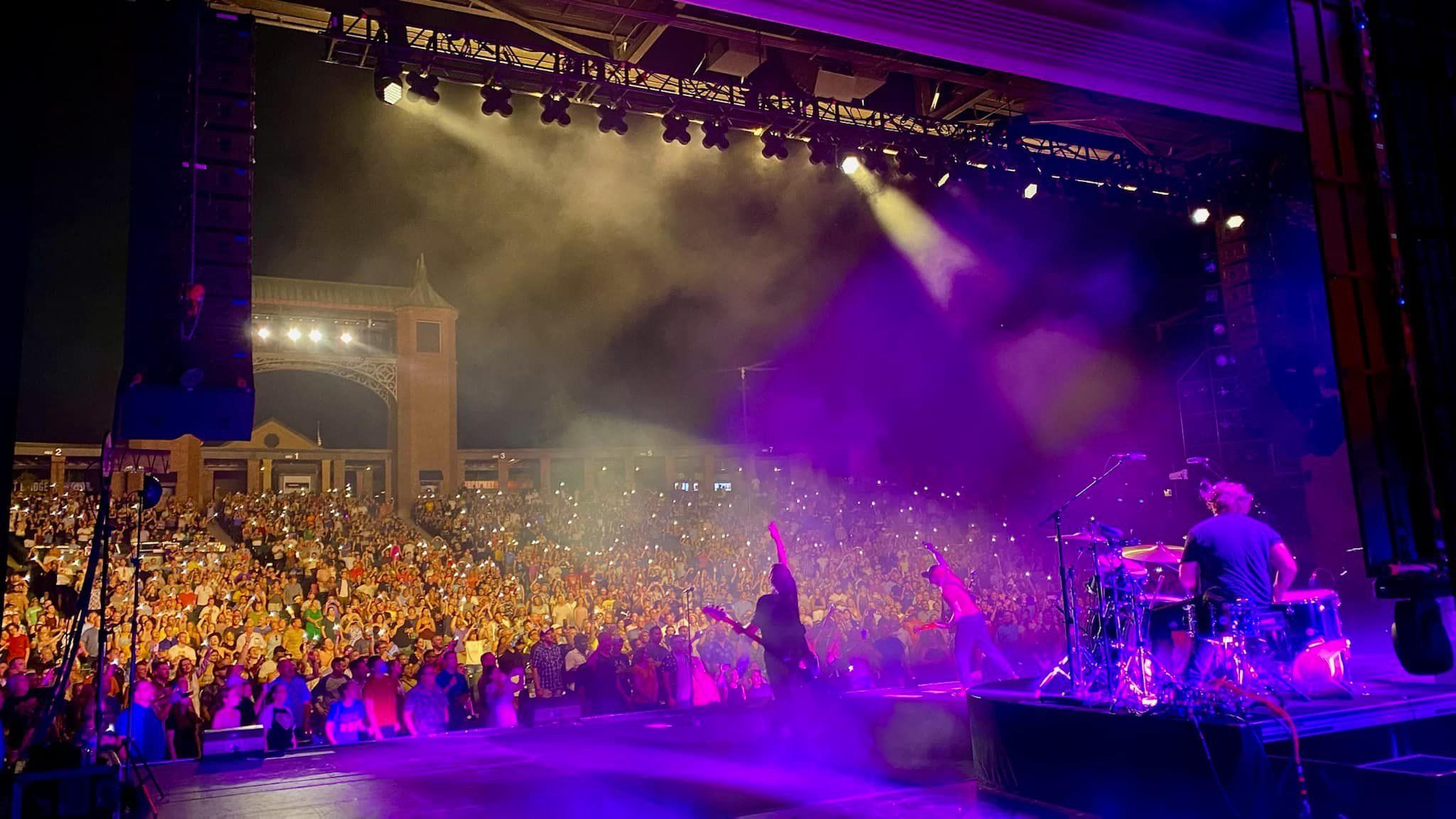 2048x1152 Goo Goo Dolls' Monday concert at
