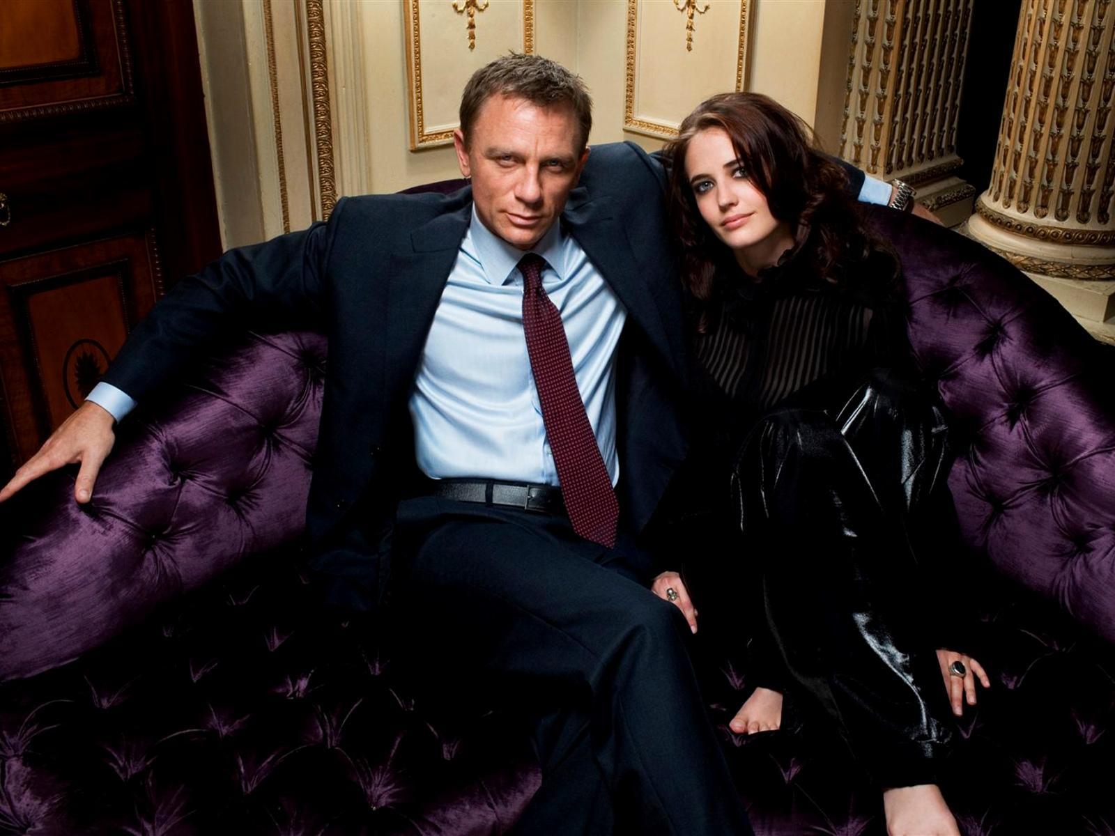 1600x1200 casino royale wallpaper for desktop. casino