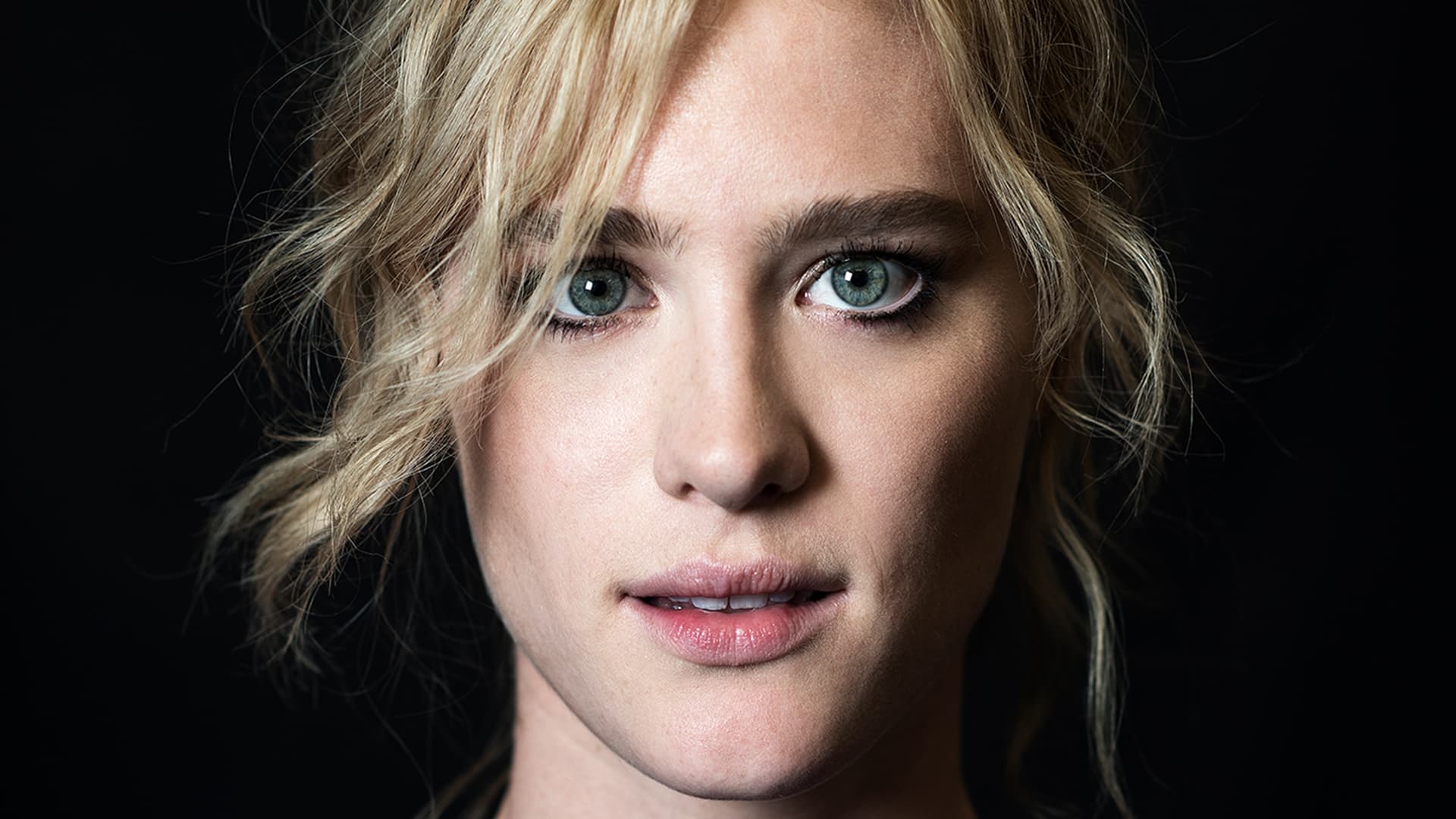 1920x1080 Mackenzie Davis Wallpaper