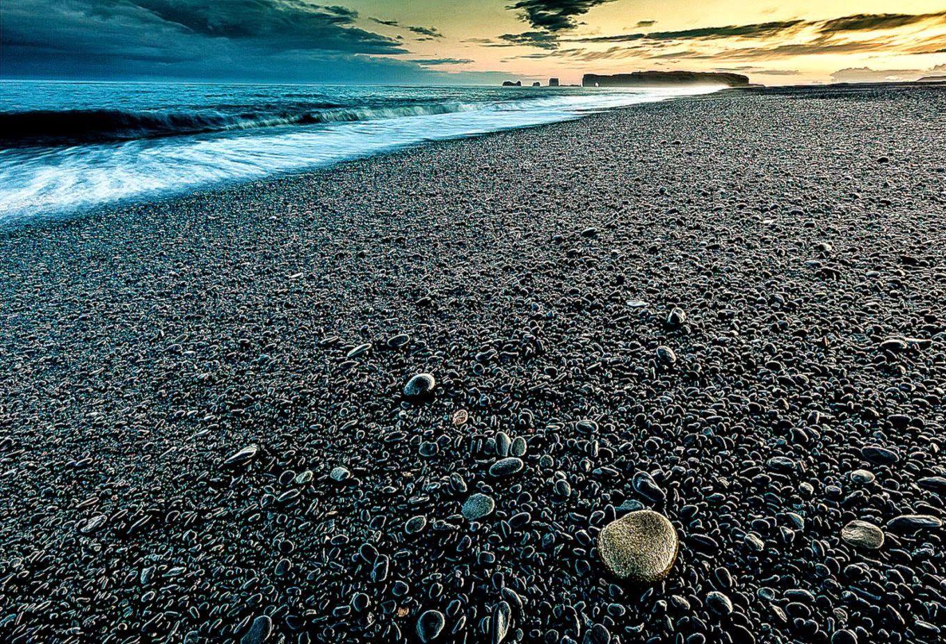 1360x925 Wallpaper HD Beach With Stone. Background Wallpaper Gallery