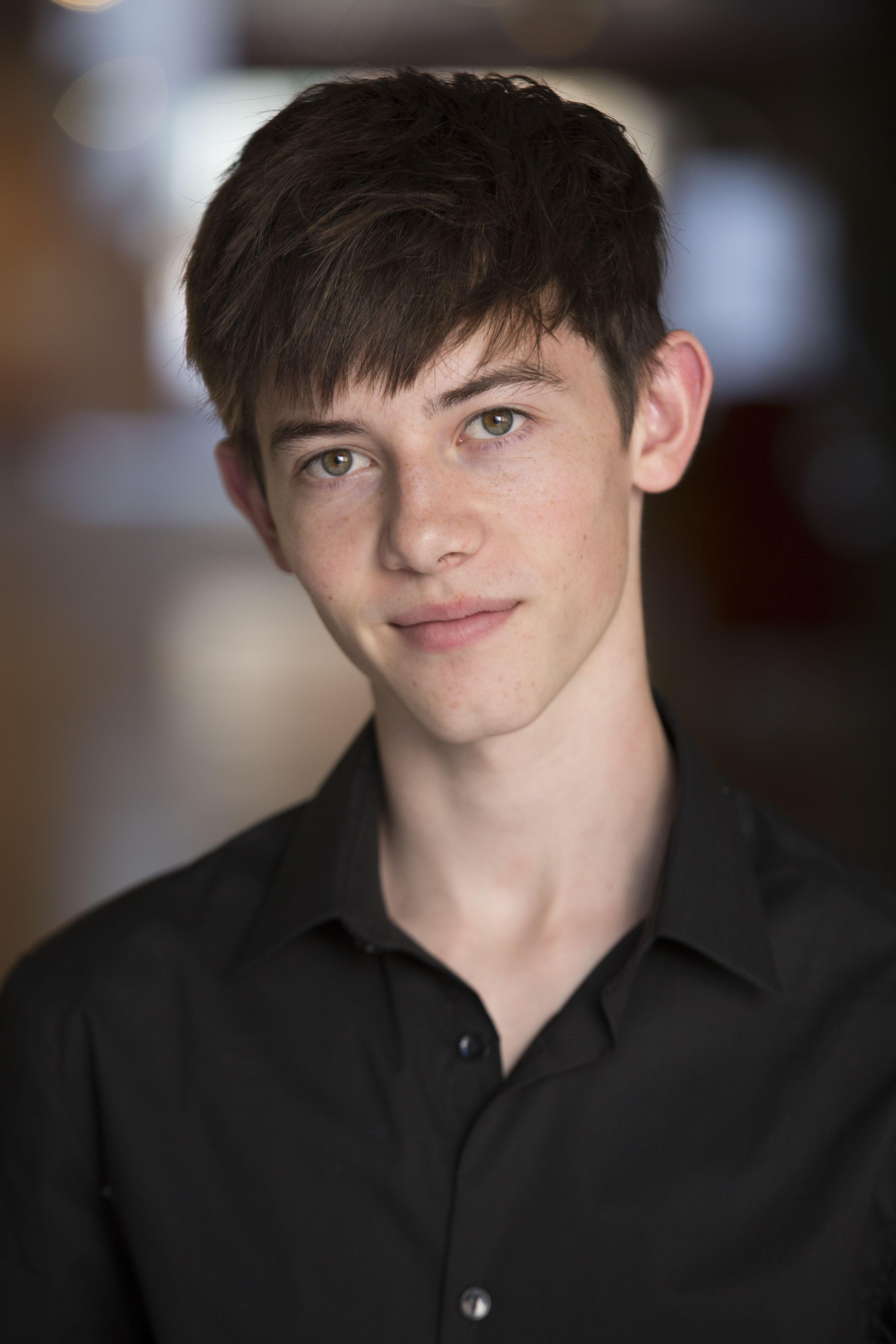 3840x5760 Griffin Gluck