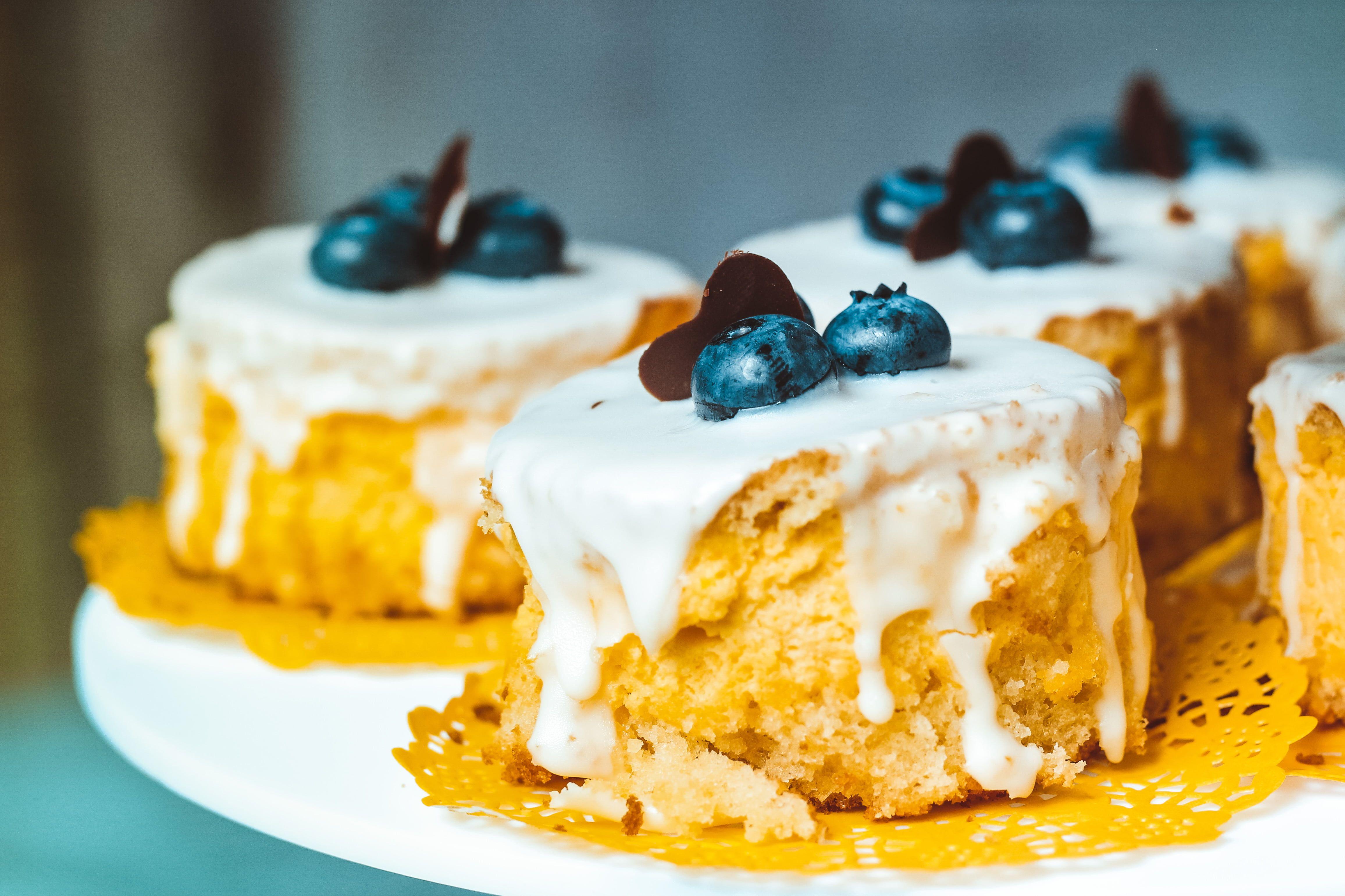 4625x3083 Blueberry cheesecake on plate HD wallpaper
