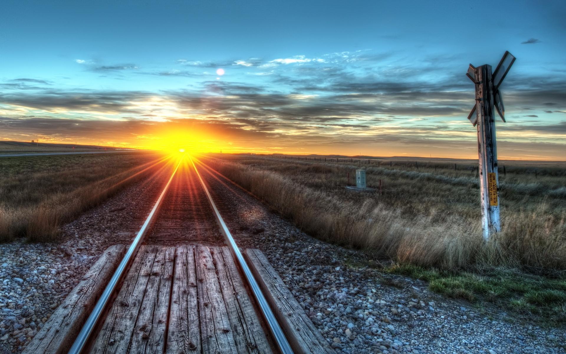 1920x1200 Wonderful HD Train Track Wallpaper
