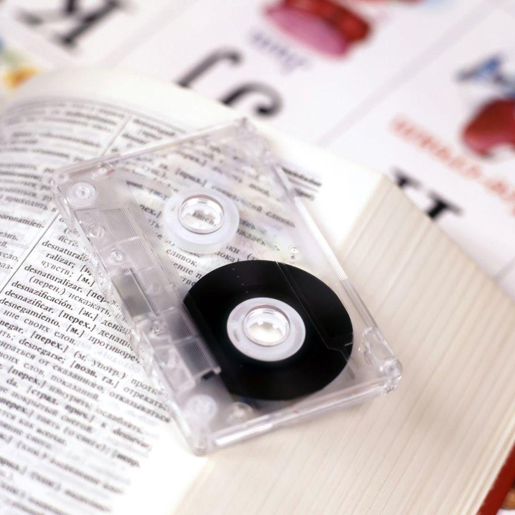 1024x1024 Cassette Tape iPad Wallpaper Languages