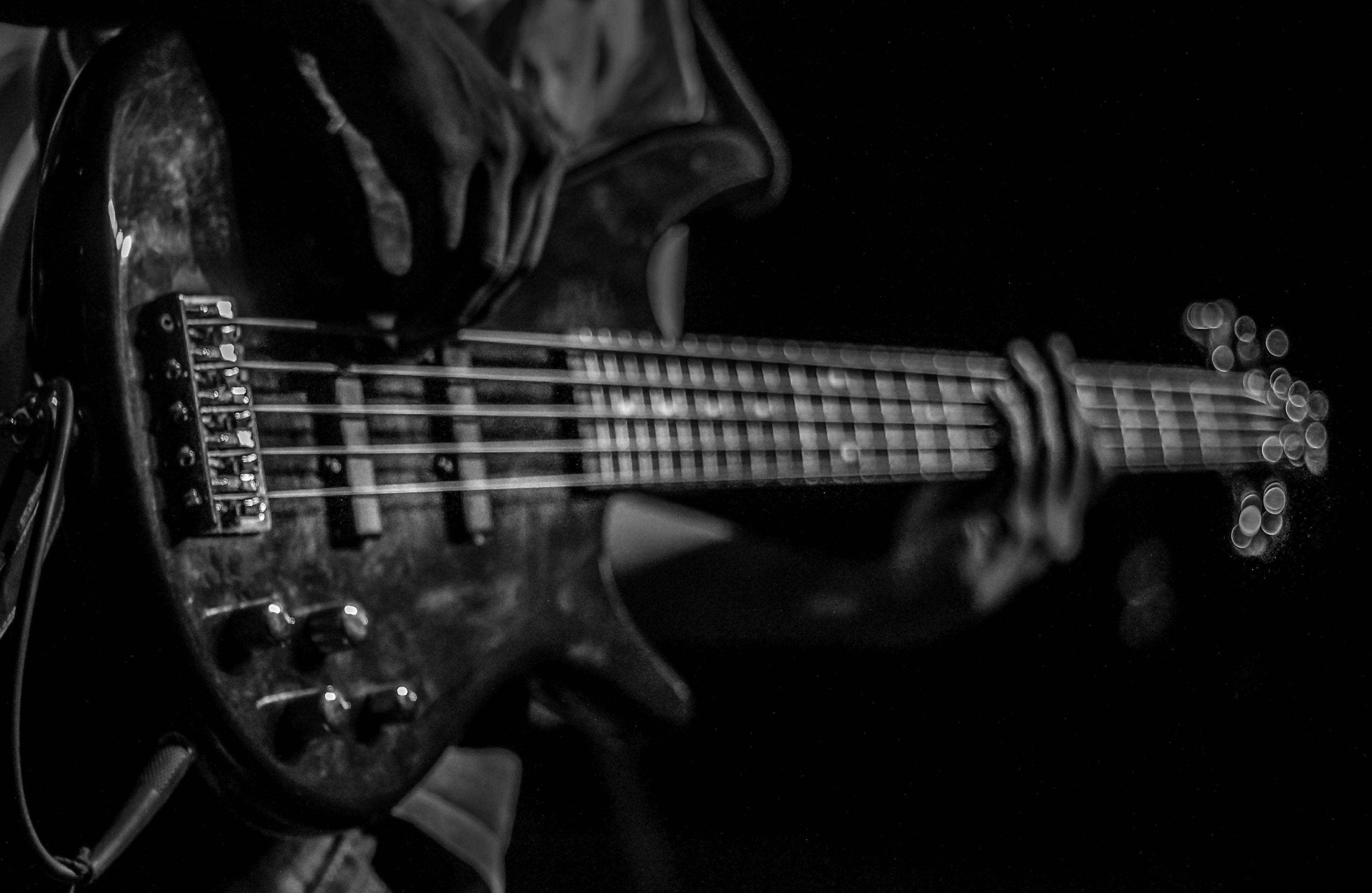 3840x2498 Bass Guitar Wallpaper 4k