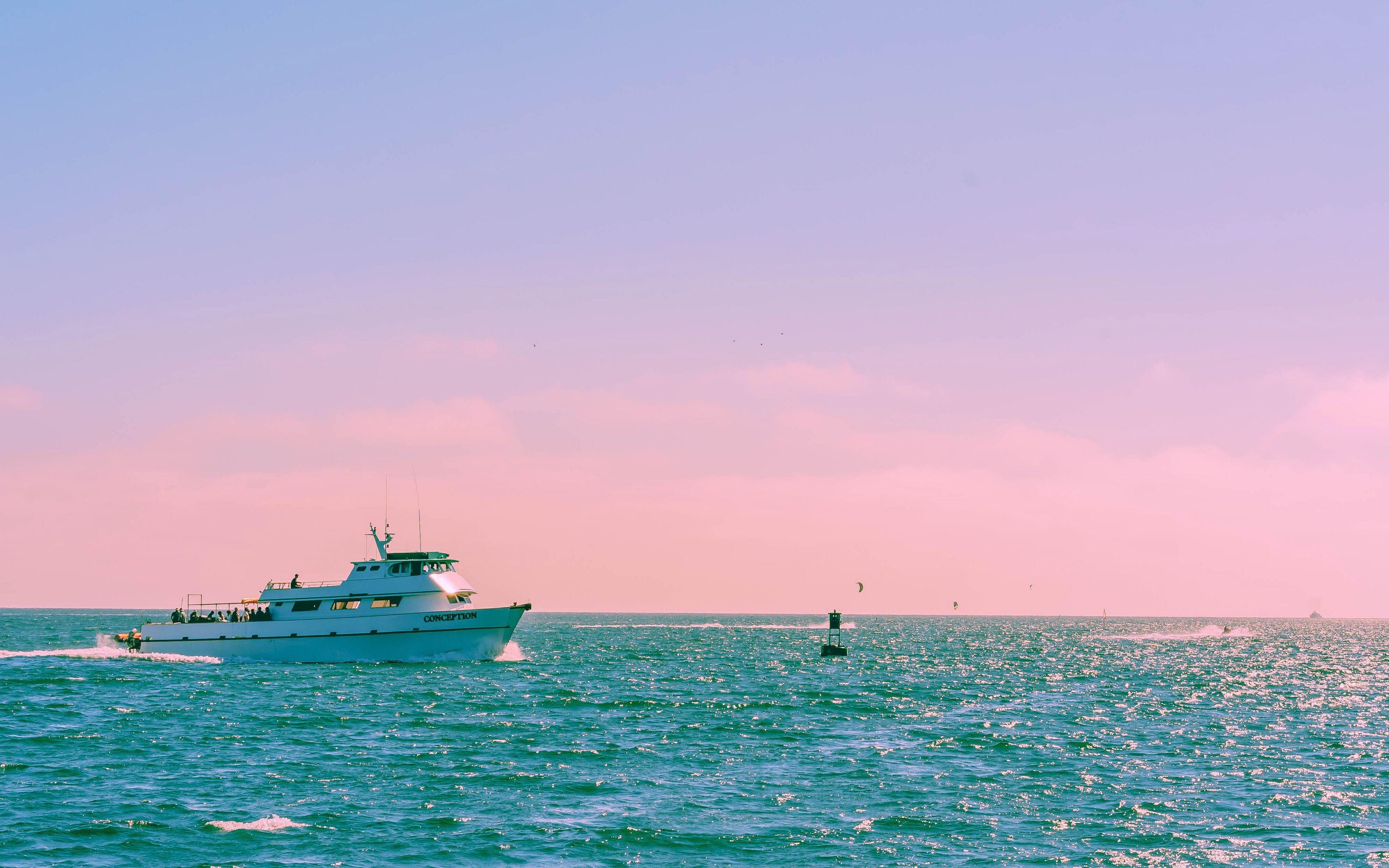 3840x2400 Download wallpaper 3840x2400 ship, sea, horizon, waves