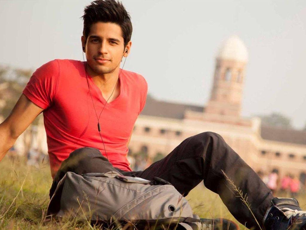 1024x768 Download Wallpaper Of Bollywood Actor Sidharth Malhotra