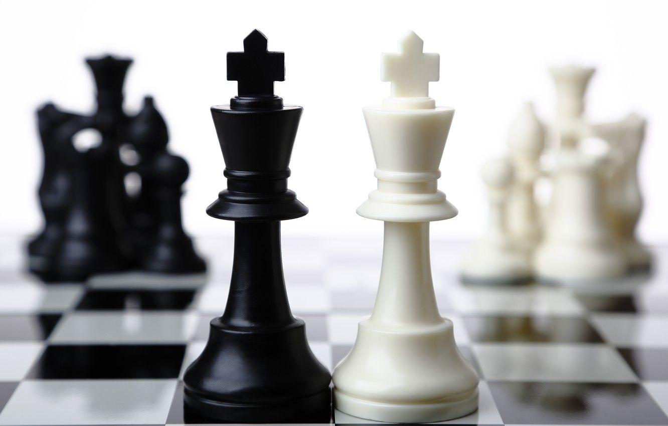 Download wallpaper 950x1534 king, chess, sports, game, minimal