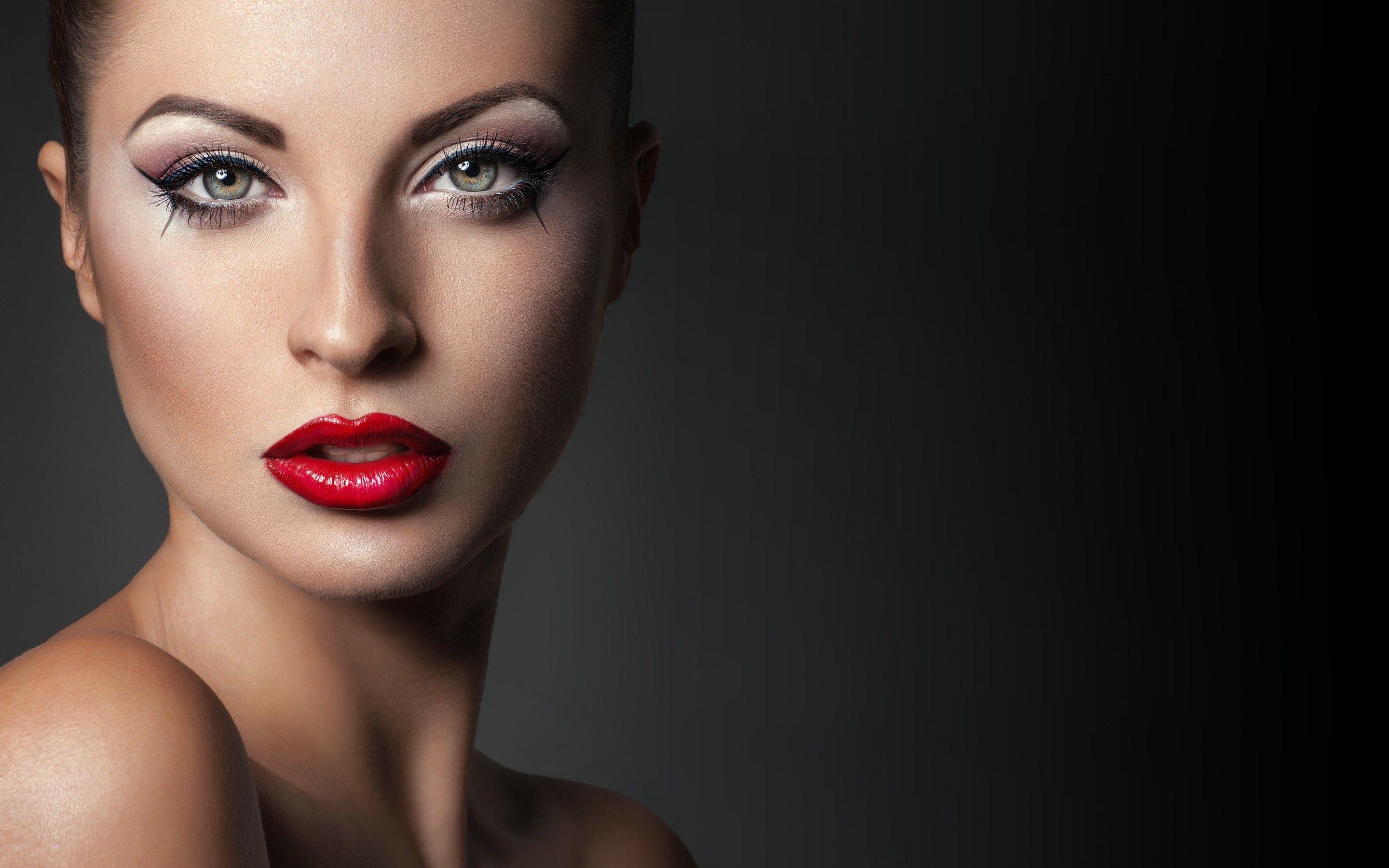 2880x1800 Wallpaper Woman Face