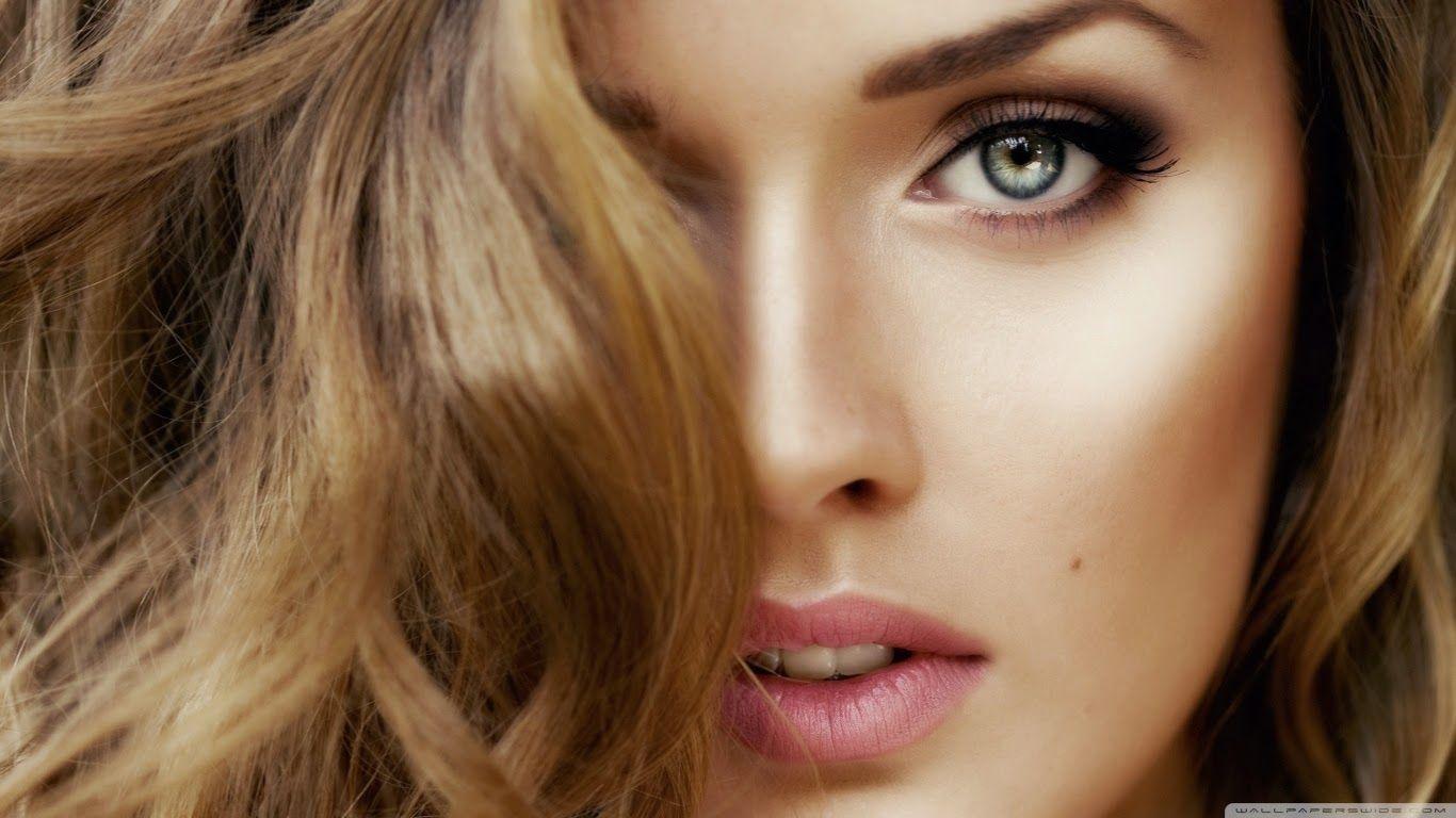 1366x768 Blonde Lovely Girl Photo HD Wallpaper