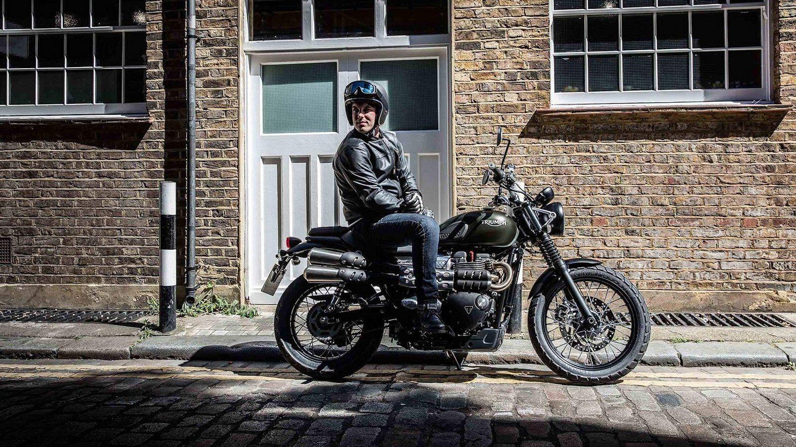 1600x900 2018 Triumph Street Scrambler Picture, Photo, Wallpaper