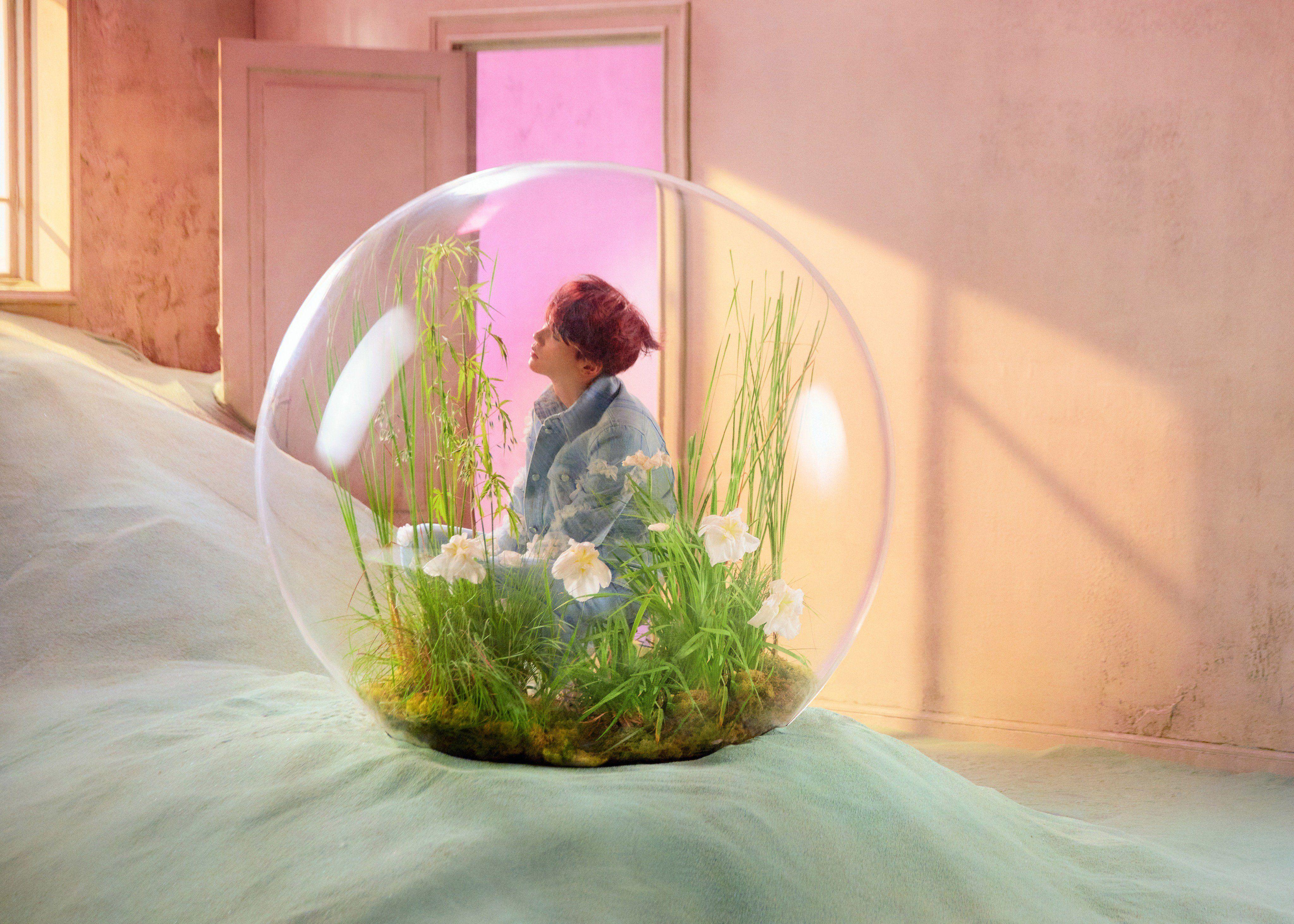 Шуга love yourself. Карточки бтс в альбоме her. Альбом bts love yourself answer версии. Love yourself bts альбом версии. Бтс ансвер версии.