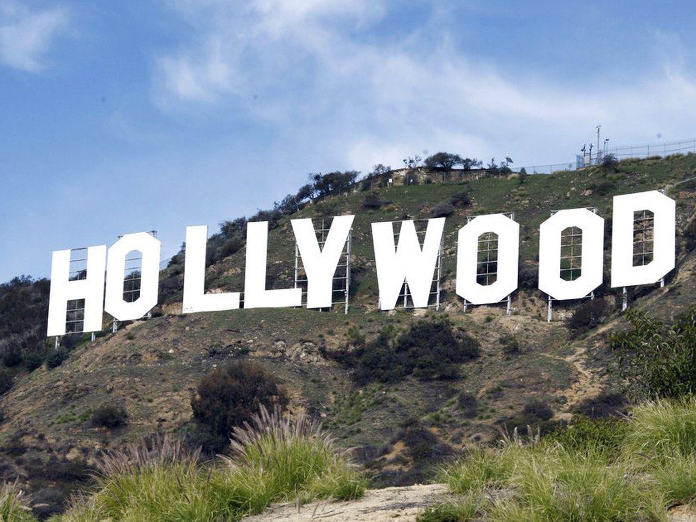 1400x1050 Since 1 Hollywood sign is good, would 2 be even better