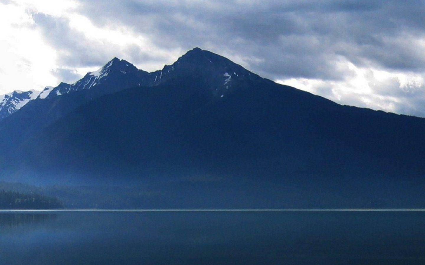 1440x900 Blue Mountains Wallpaper