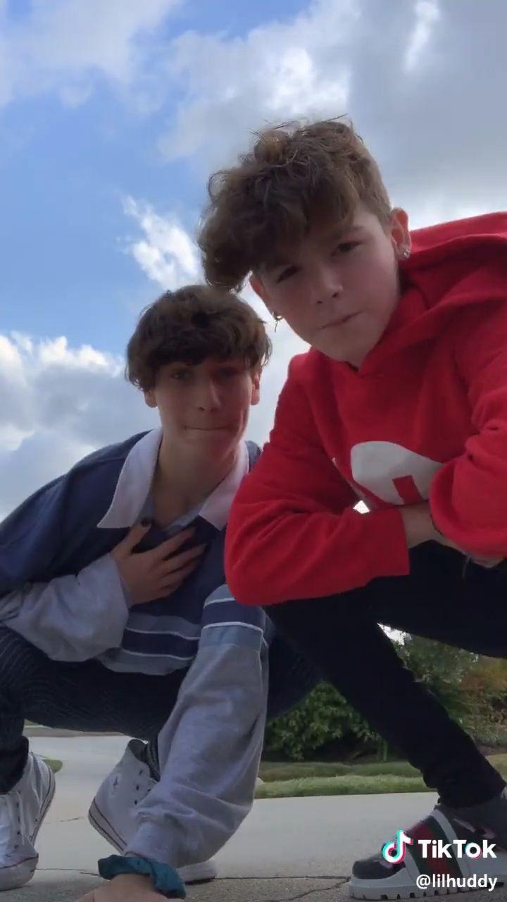 720x1280 Chase Hudson And Payton Moormeier Wallpaper