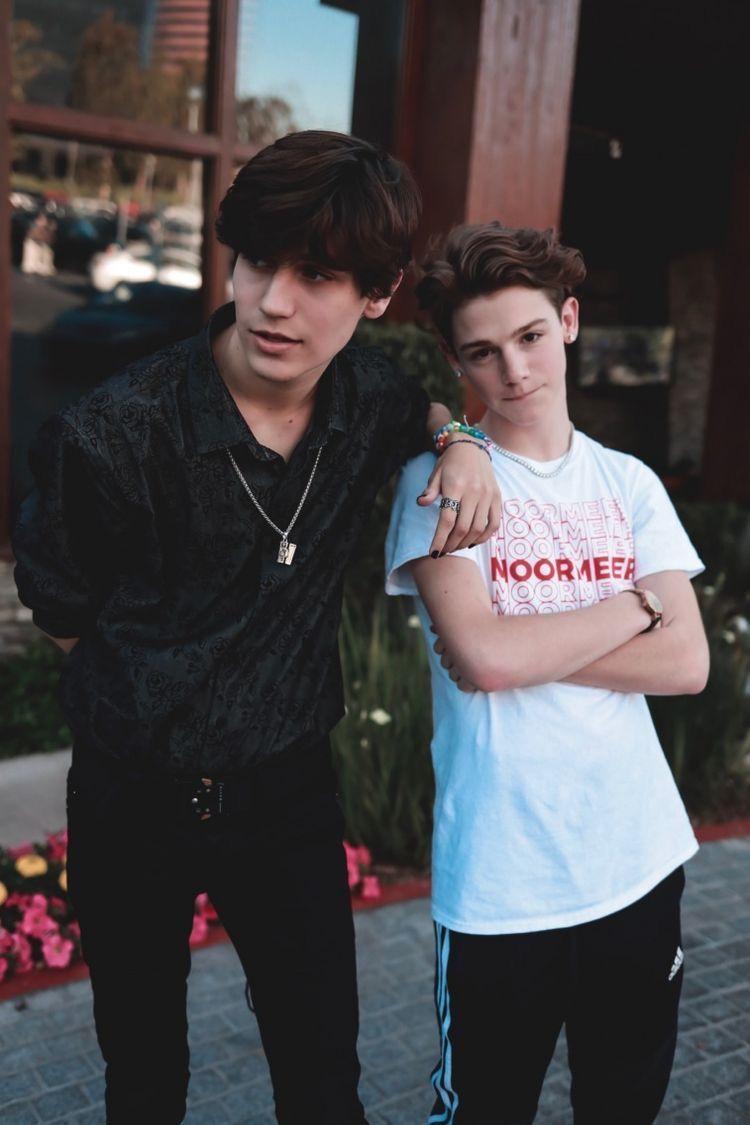 750x1125 Wallpaper, American boys, Payton Moormeier, Chase Hudson