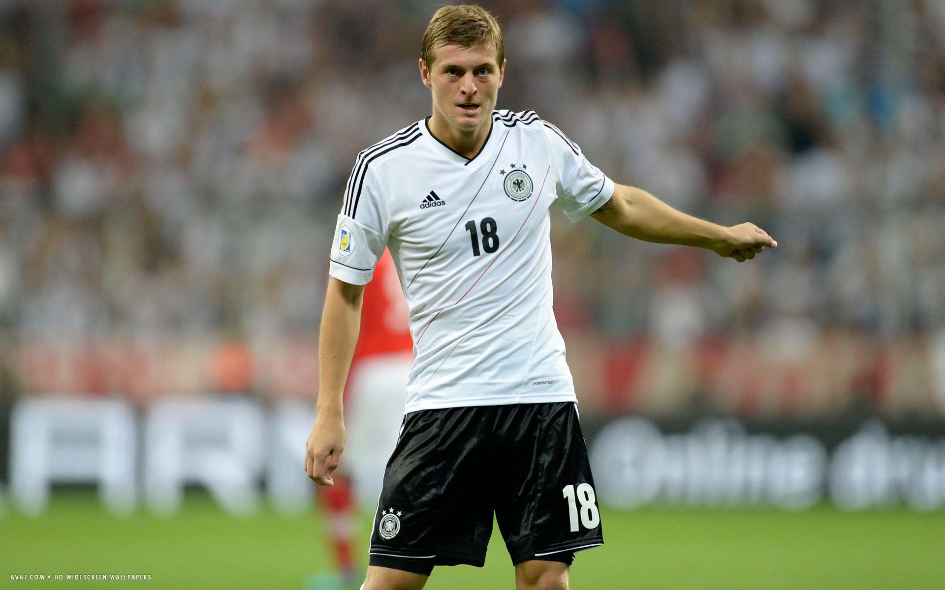 1920x1200 toni kroos football player HD widescreen wallpaper