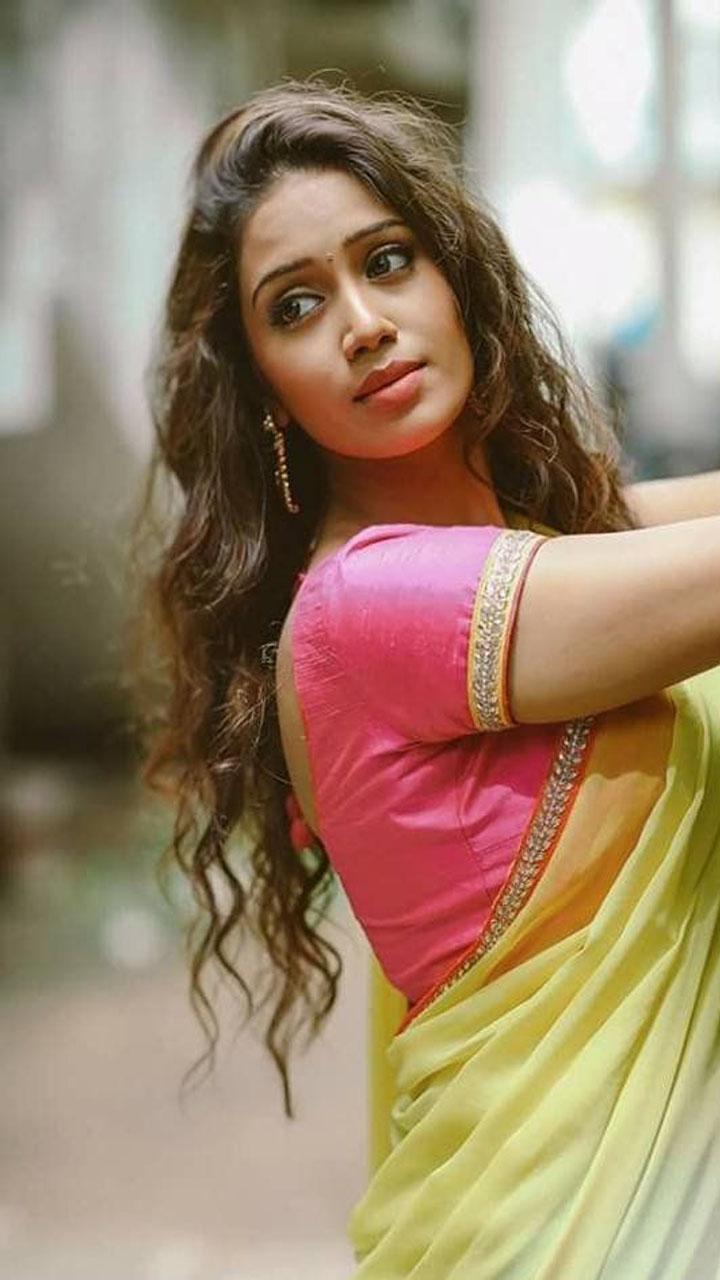 720x1280 Nivetha Pethuraj Wallpaper for Android