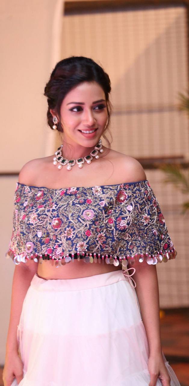 628x1280 Nivetha Pethuraj wallpaper