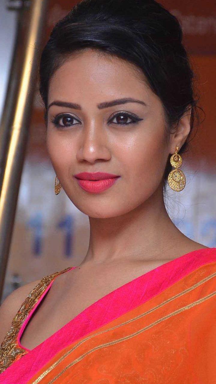 720x1280 Nivetha Pethuraj Wallpaper for Android
