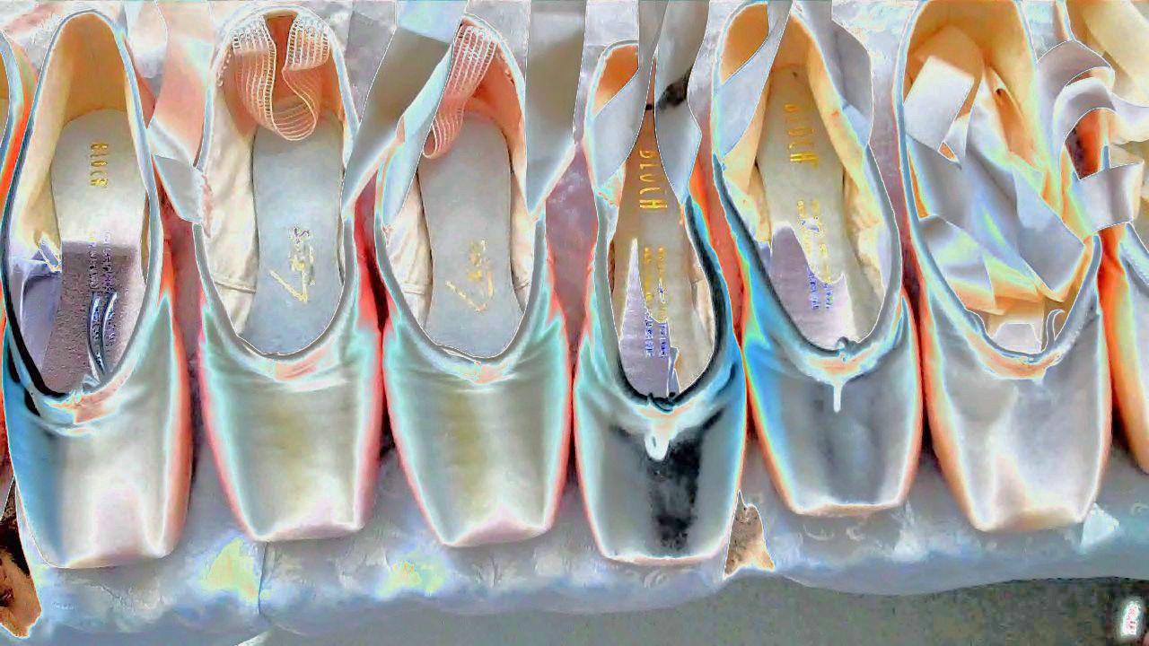 1280x720 Pointe Shoes Wallpaper