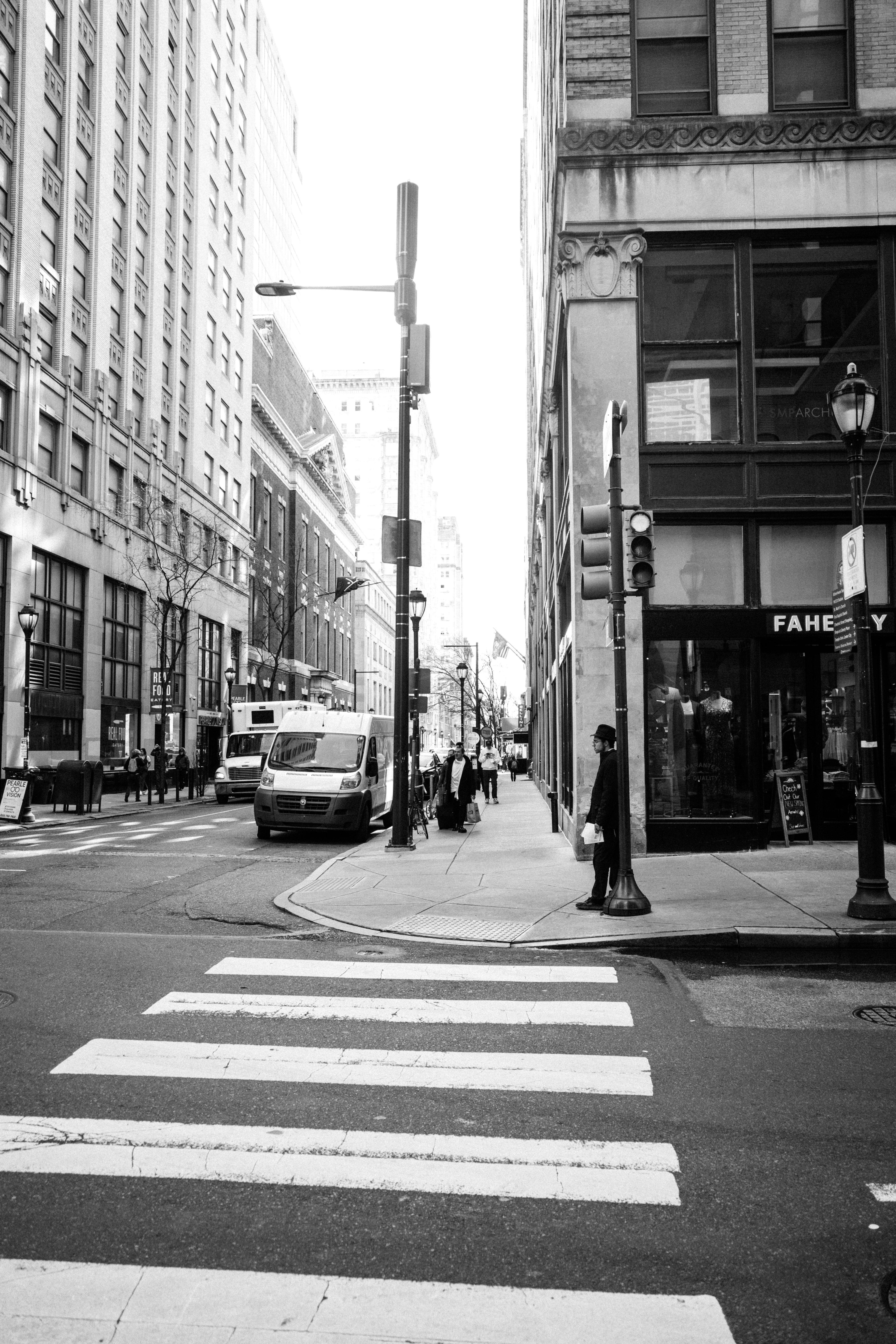 4000x6000 Pedestrians Crossing the Street in Japan · Free