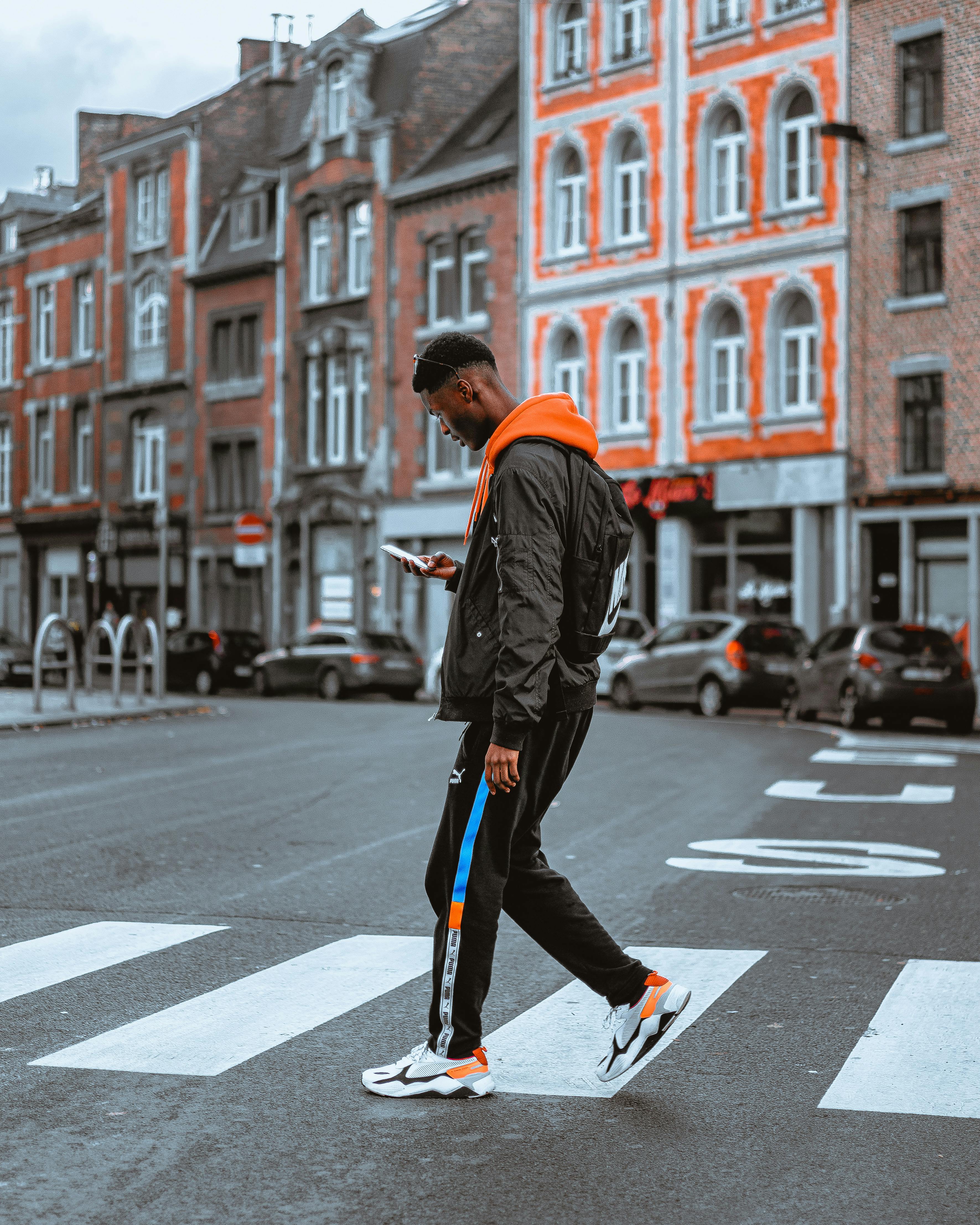 3542x4427 Man Crossing Road · Free