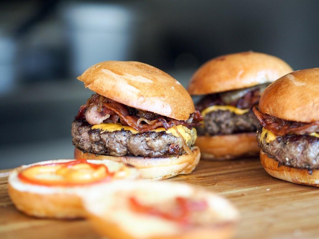 1024x768 Hamburger Wallpaper for Android