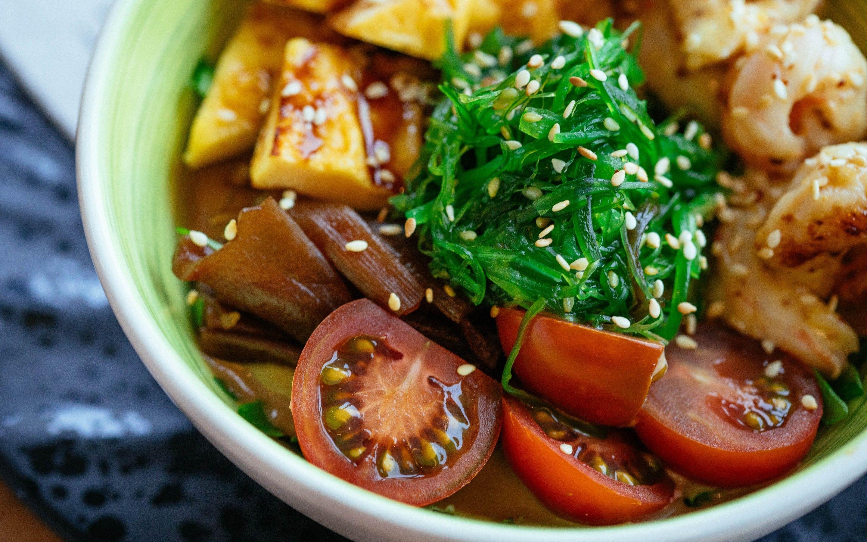 2880x1800 Download 2880x1800 Tomato, Vegetables, Vegan Food, Bowl