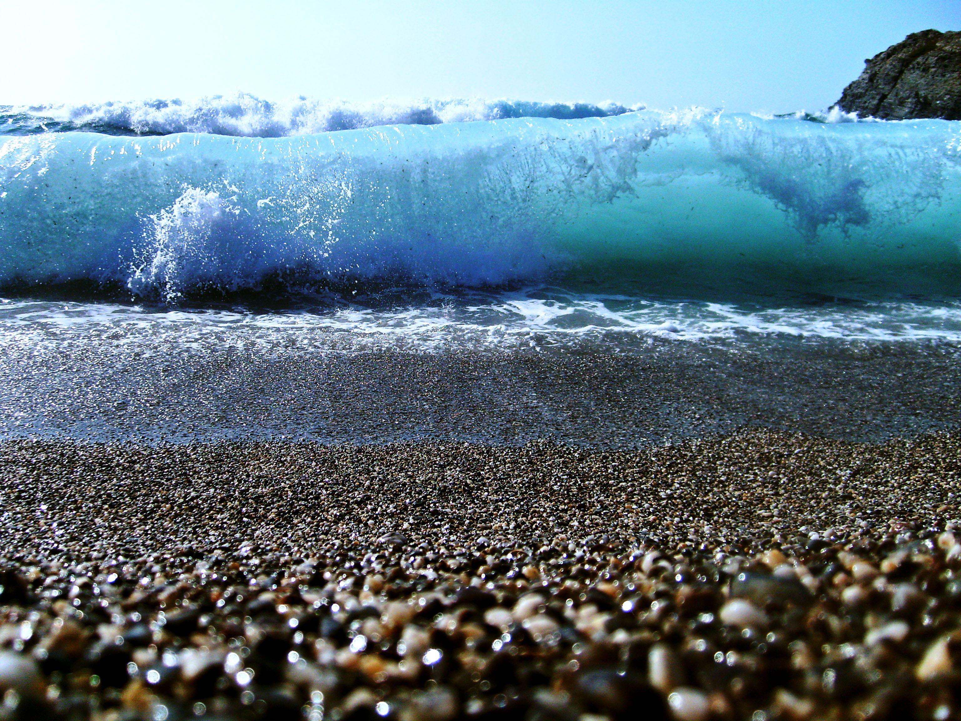3072x2304 Ocean waves in sea shore during daytime, sardegna HD