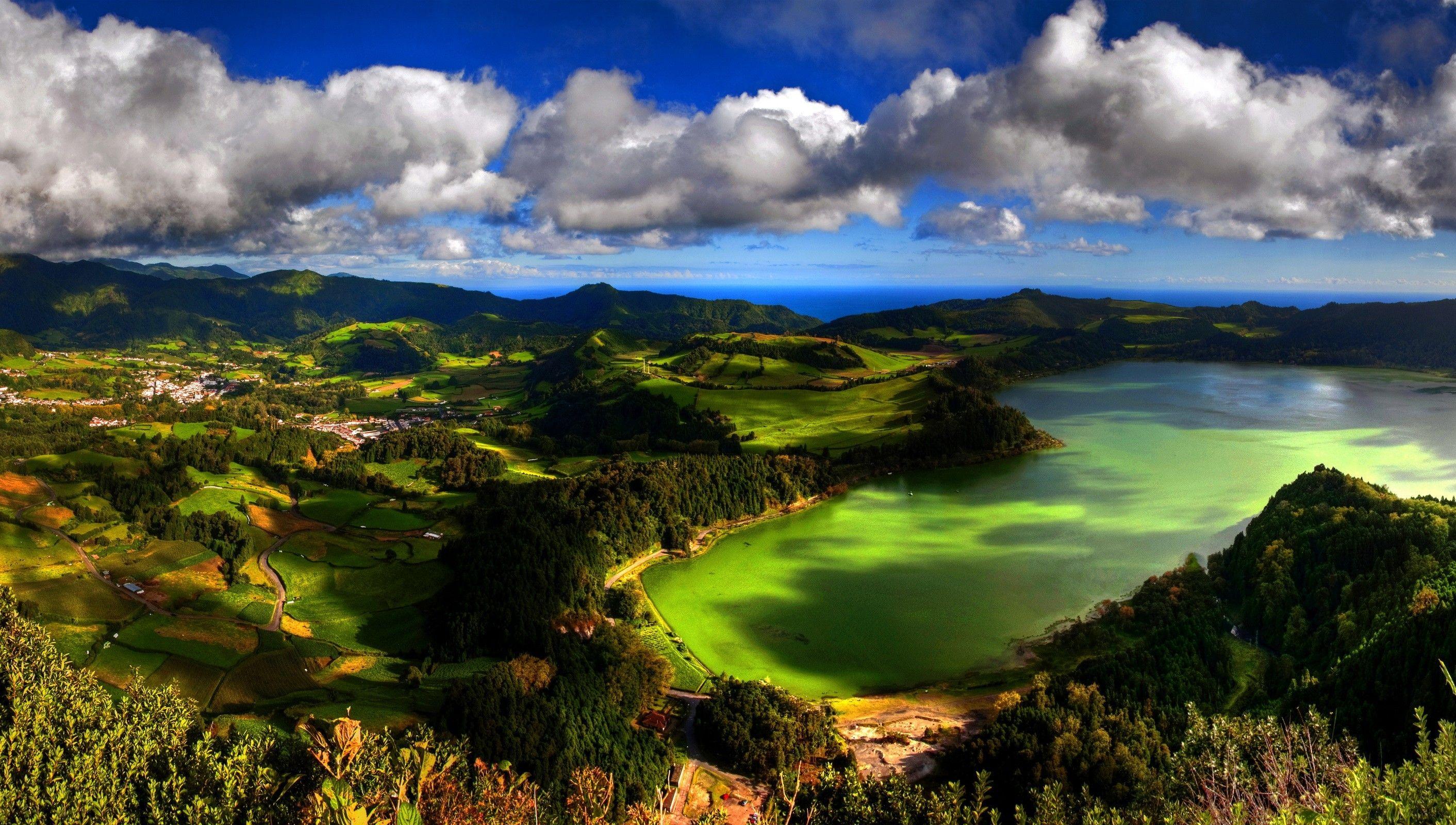 2824x1600 Wallpaper for your desktop
