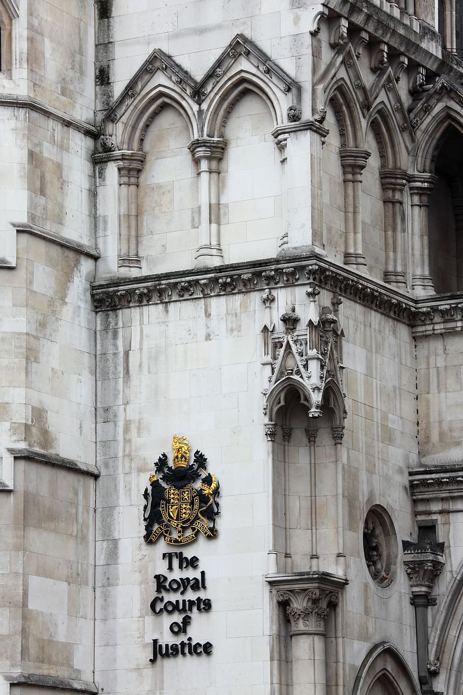 910x1365 HD wallpaper: The Royal Court of Justice, Architecture, Britain, Building, courthouse