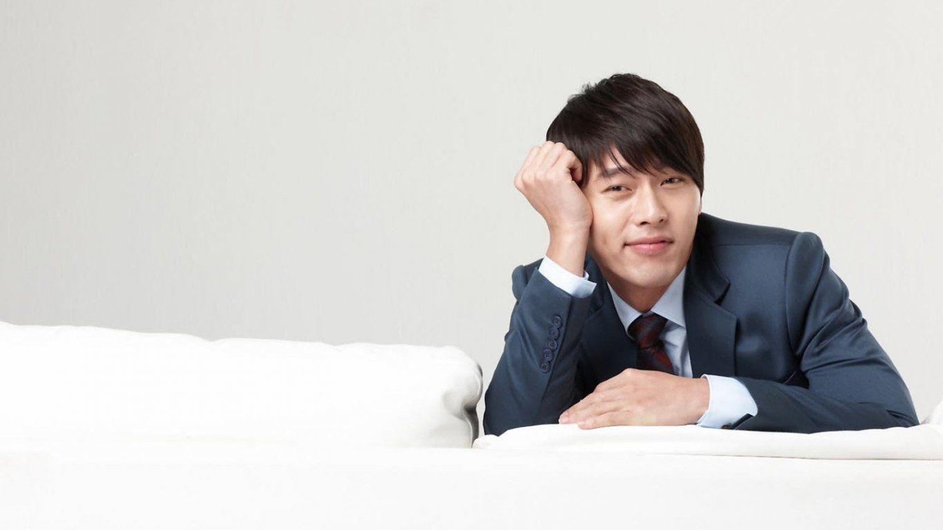 1366x768 Hyun Bin Wallpaper