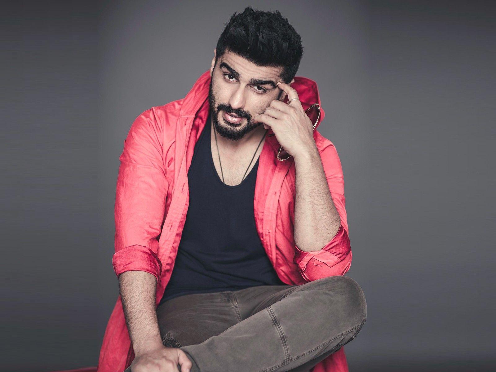 1600x1200 How Cute! Arjun Kapoor's Grandmom Is Fixing his Match