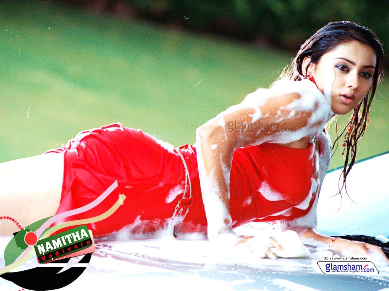 1280x960 Namitha Wallpaper