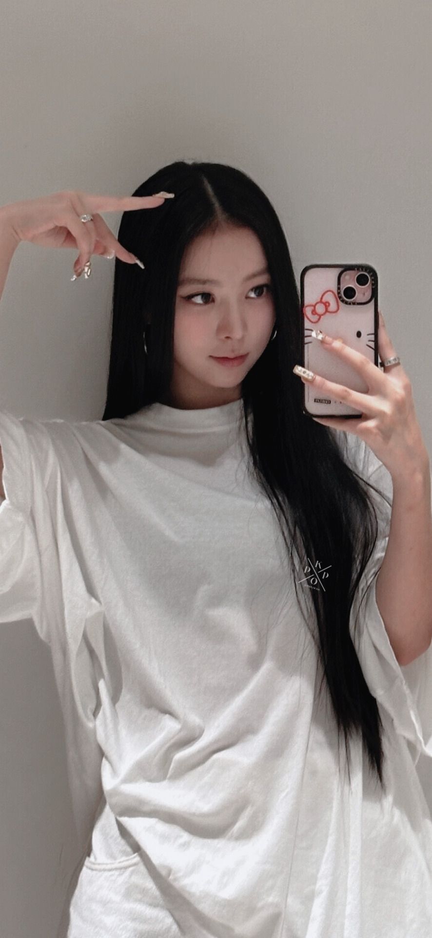 886x1920 Kpop Locks
