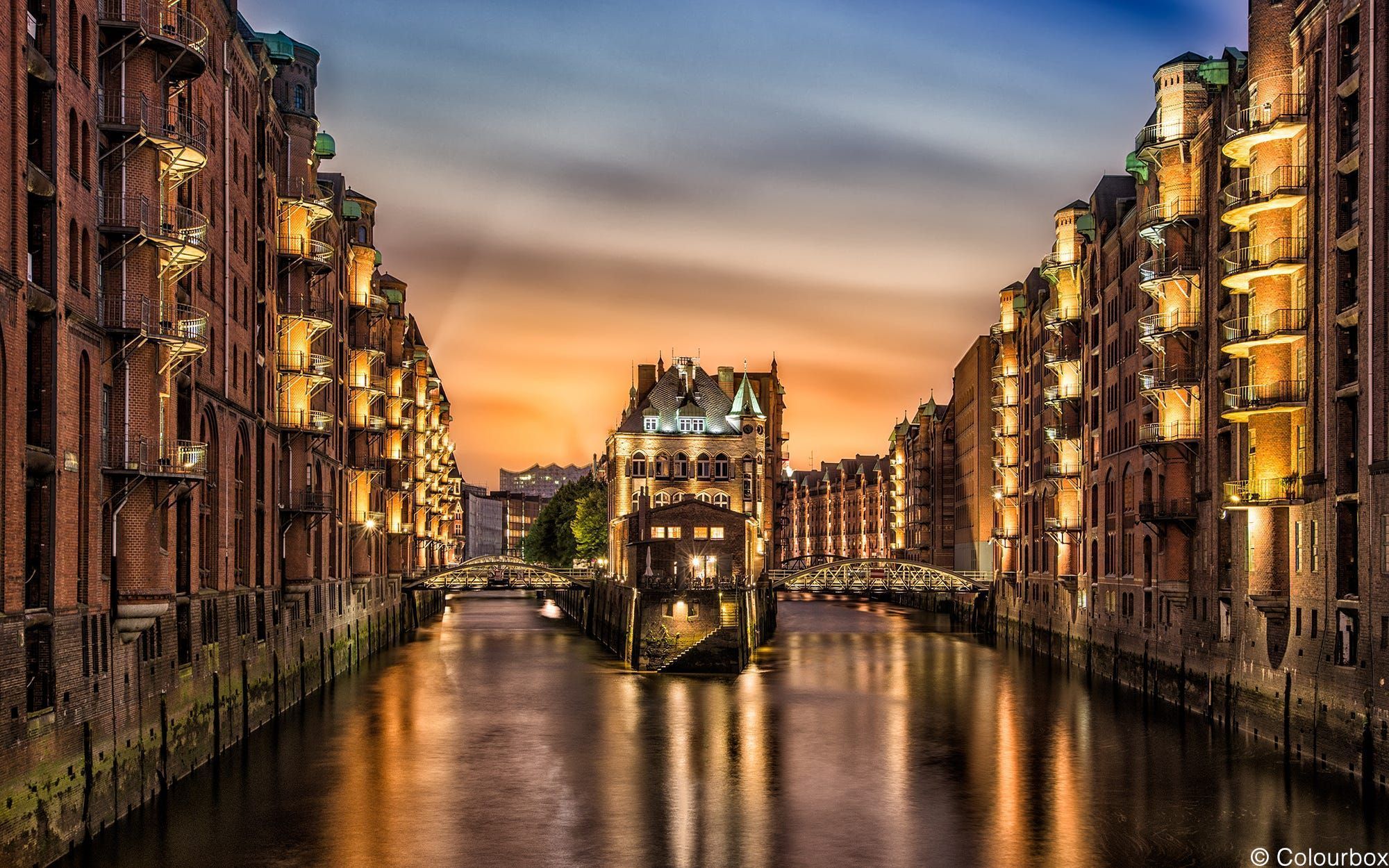 2000x1250 Hamburg