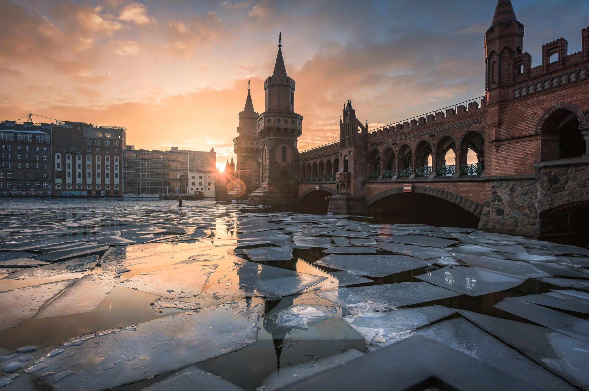 2048x1360 Wallpaper ice, Germany, sunset, Berlin, The upper tree bridge for mobile and desktop, section город, resolution 2048x1360