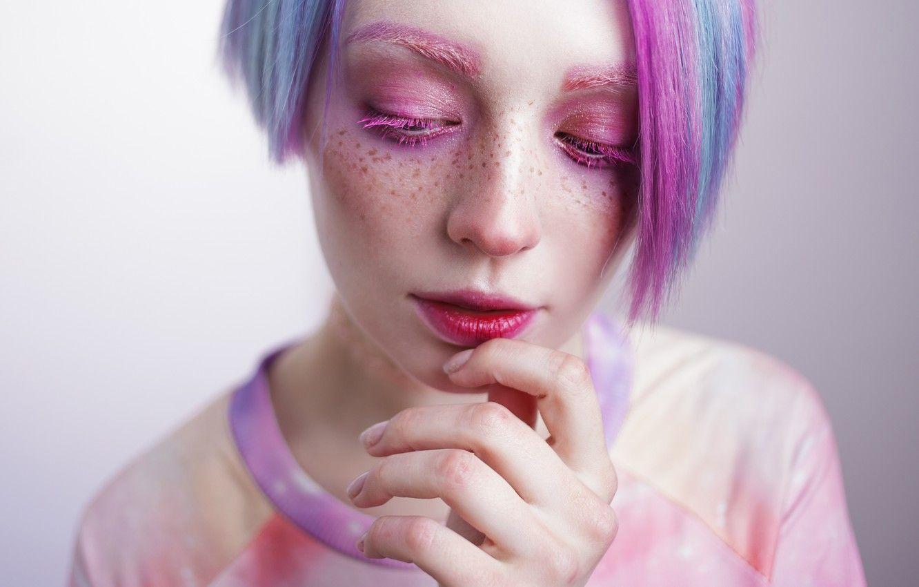 1332x850 Wallpaper woman, makeup, Aesthetic image for desktop