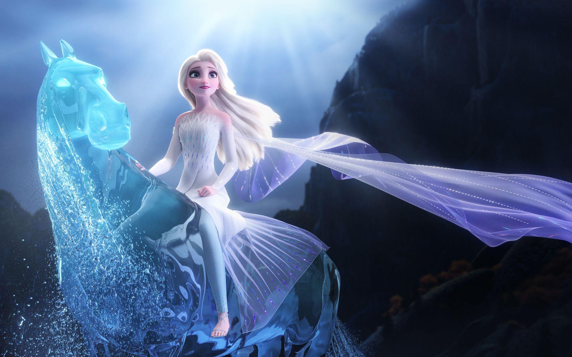 Hình ảnh HD mới 2000x1250 của Elsa trong vai nhân vật thứ năm trong phần cuối cùng của Frozen 2