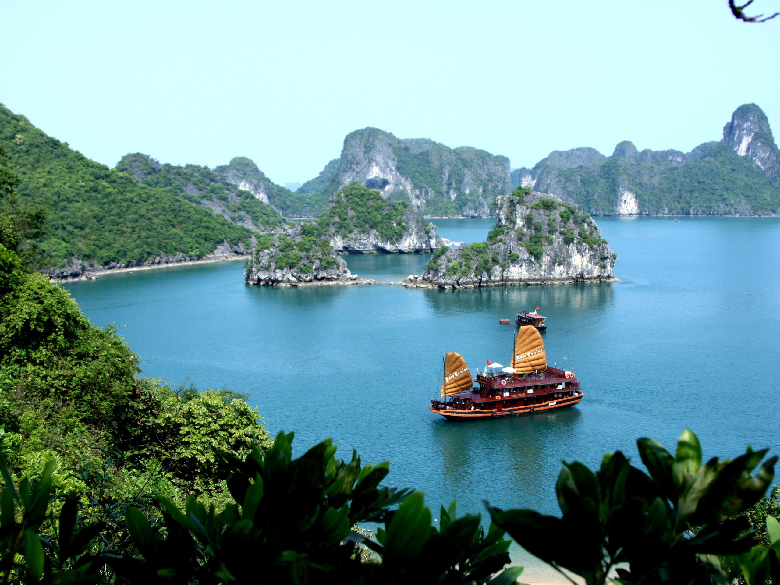 2560x1920 Ha Long Bay Wallpaper, 40 PC Ha Long Bay Background in Magnificent