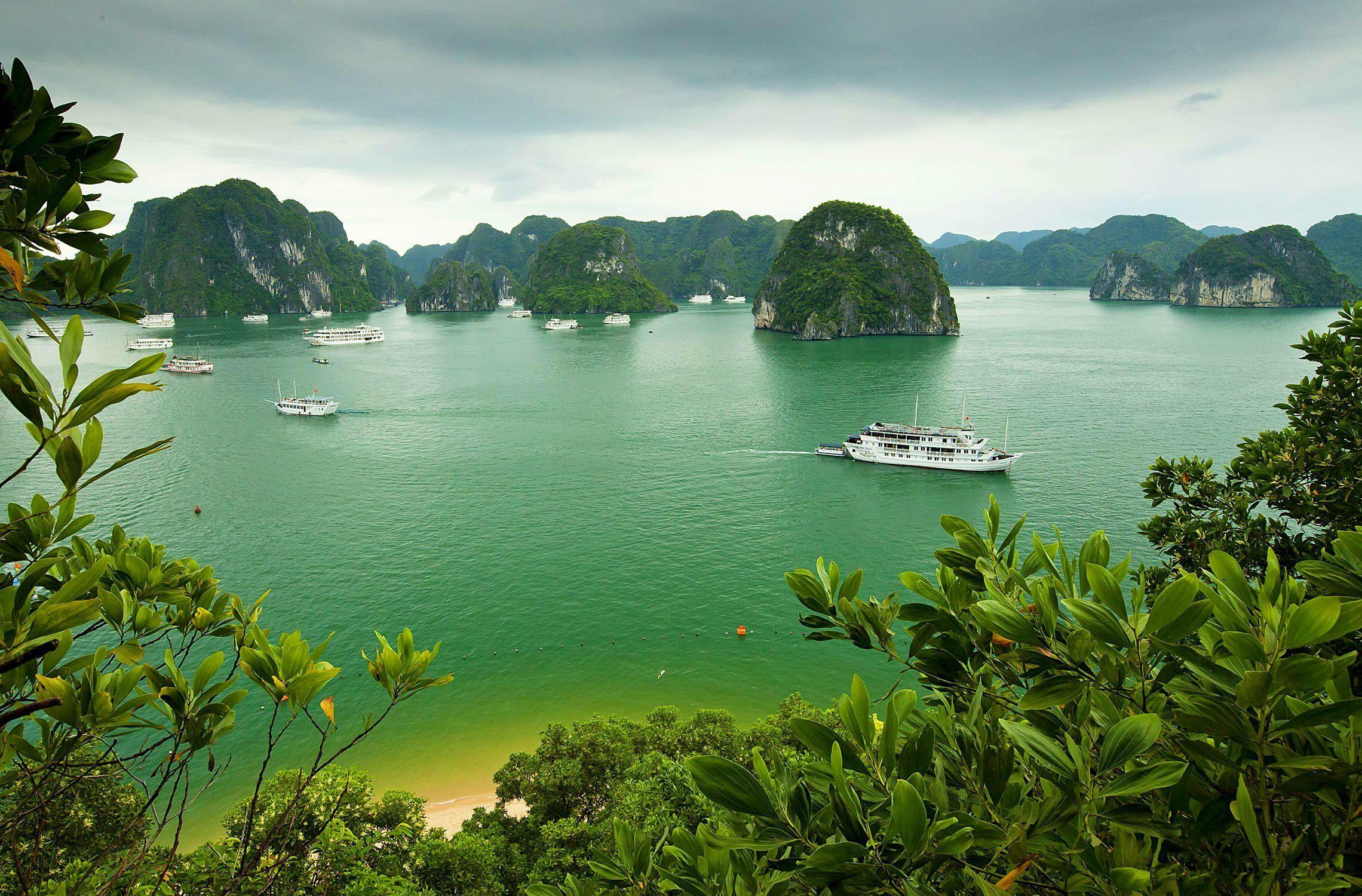 2280x1500 Halong Bay Vietnam Island Ship Boat Background HD desktop wallpaper