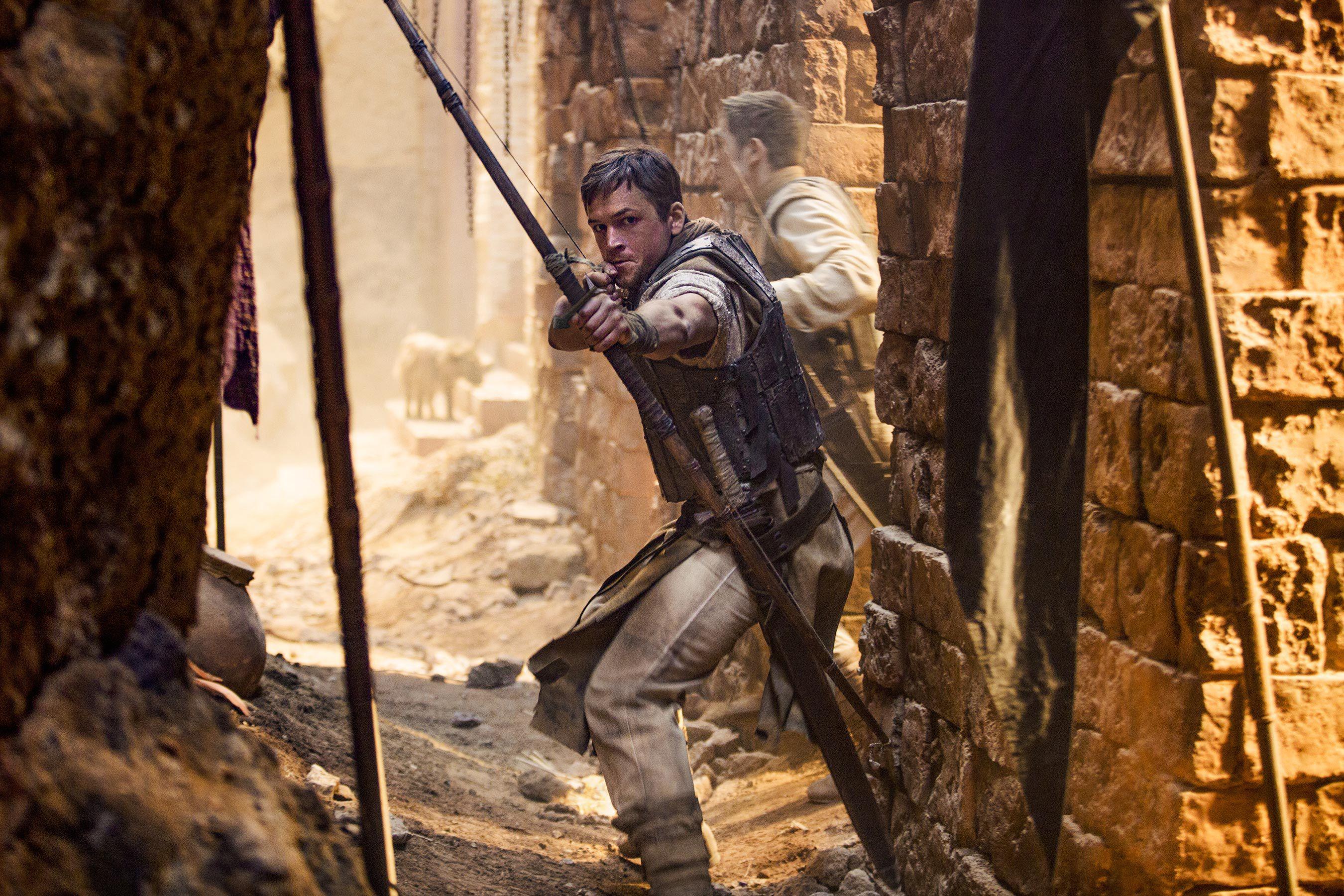 2700x1800 Robin Hood (2018) HD Wallpaper