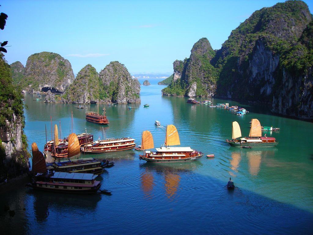 1024x768 Download wallpaper Ha Long Bay, 4k, sea, harbor, Quang Ninh