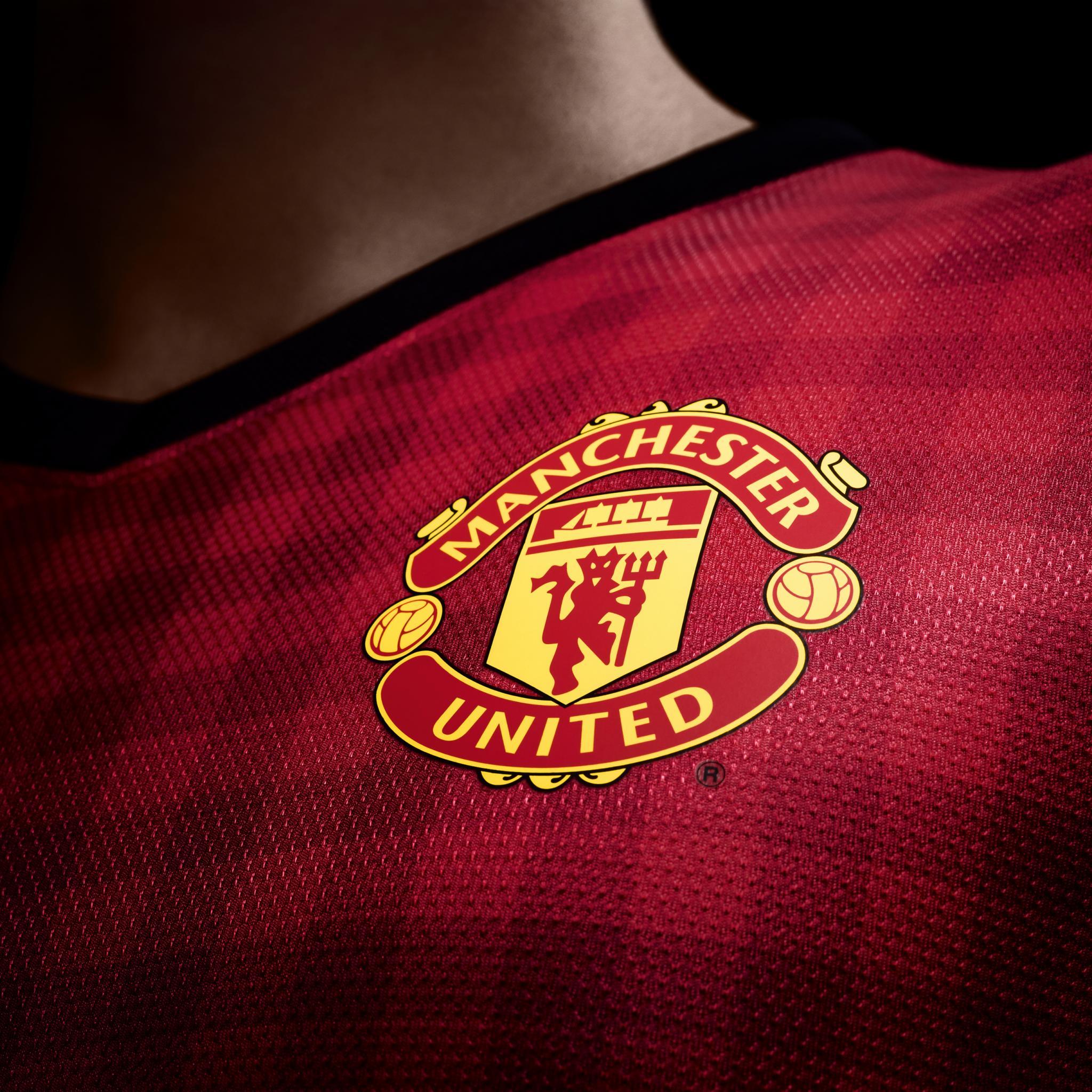2048x2048 Rio Ferdinand Manchester United HD Wallpaper