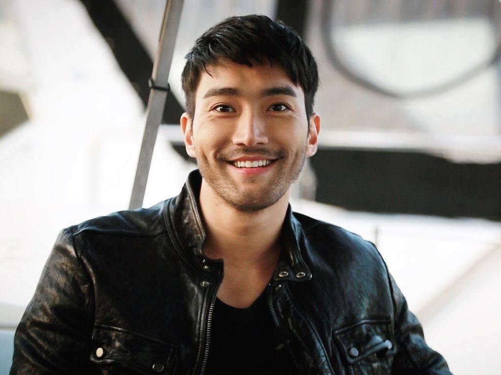 1024x768 Choi Siwon: Super Junior's Gentleman